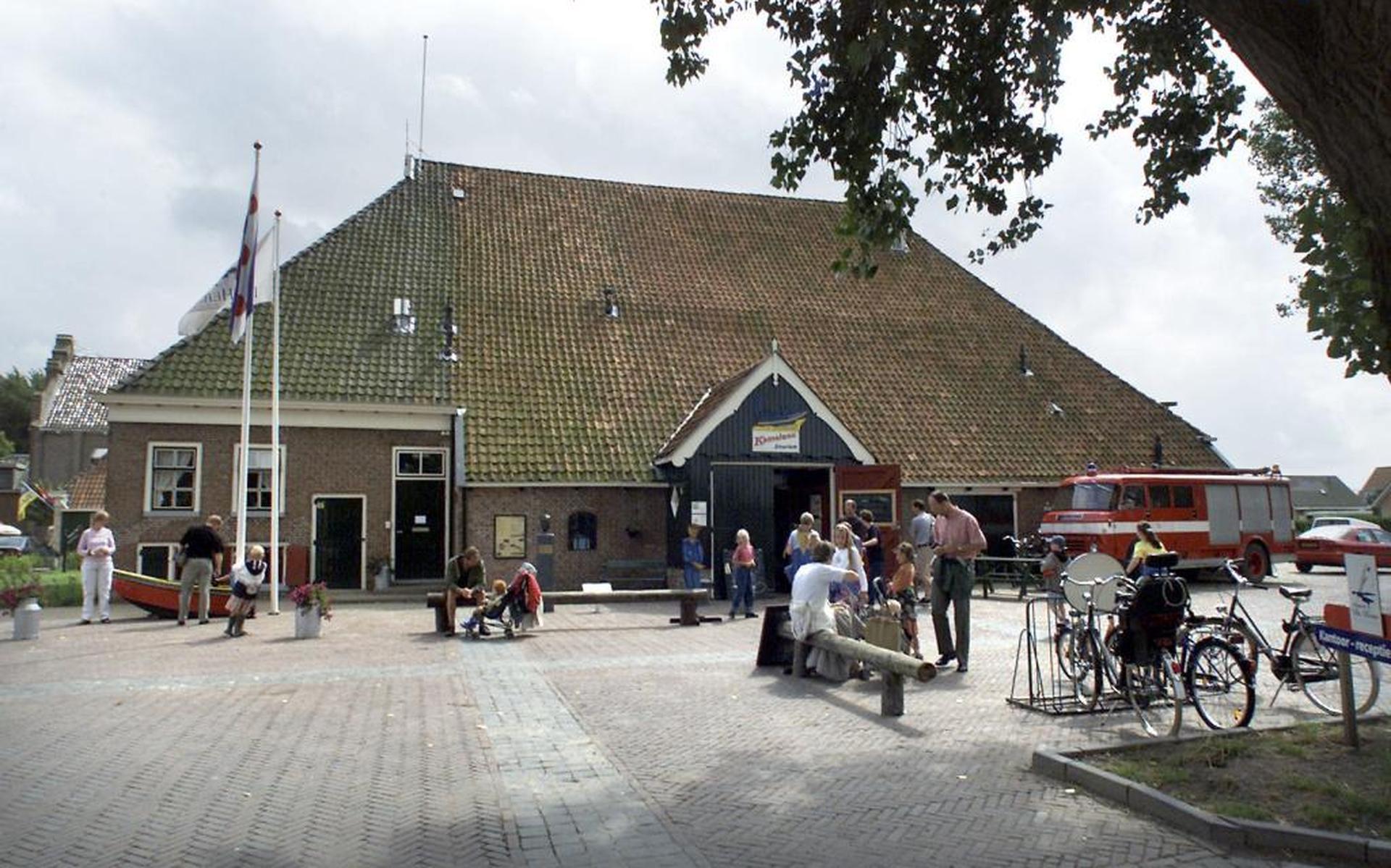 Terherne krijgt officieel een Kameleonplein - Leeuwarder Courant