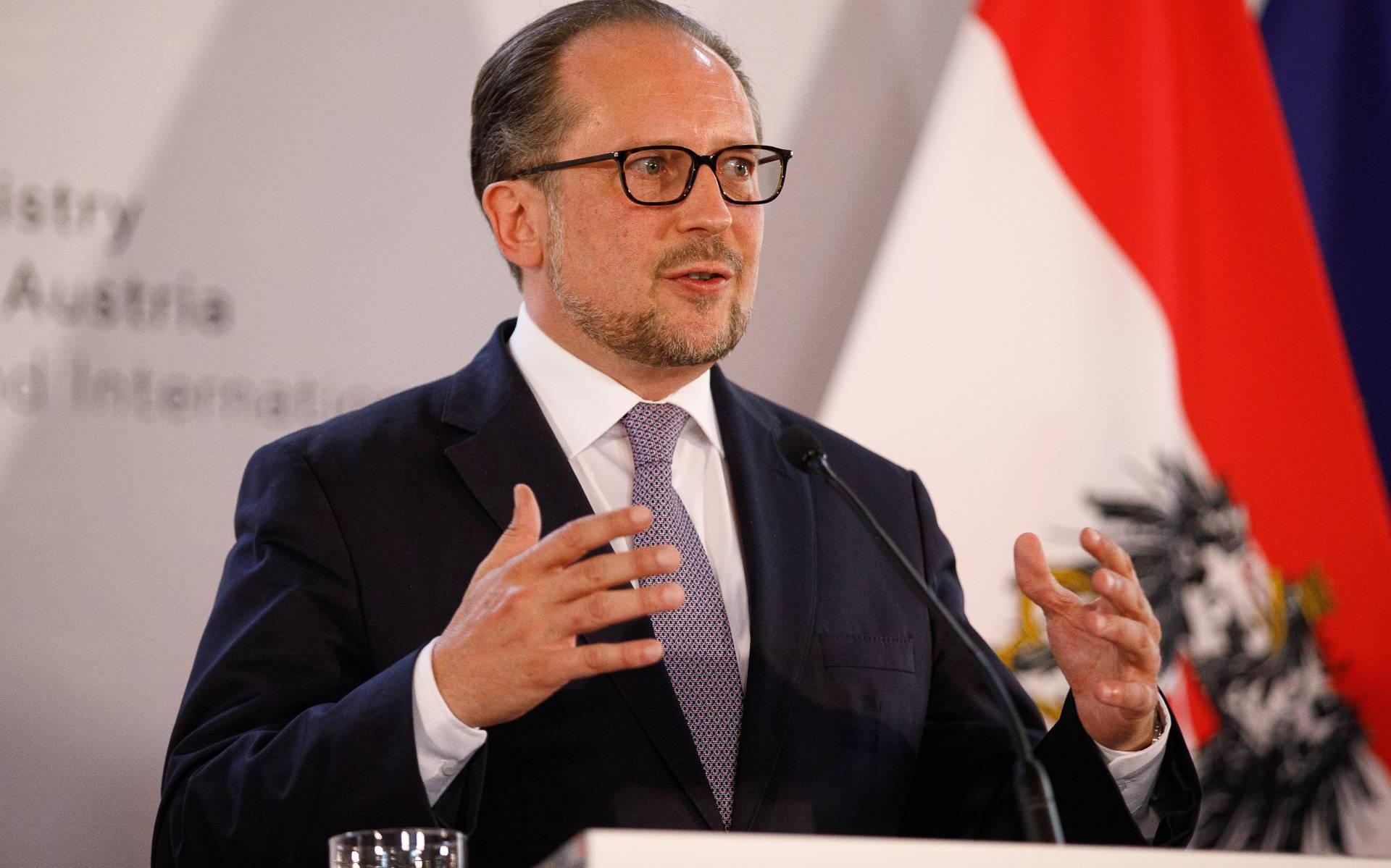 Oostenrijkse minister met corona besmet, regering getest