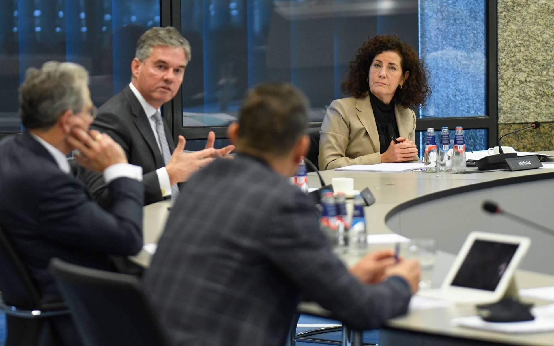 Kamer wil fysieke les en duidelijkheid mbo en hoger onderwijs