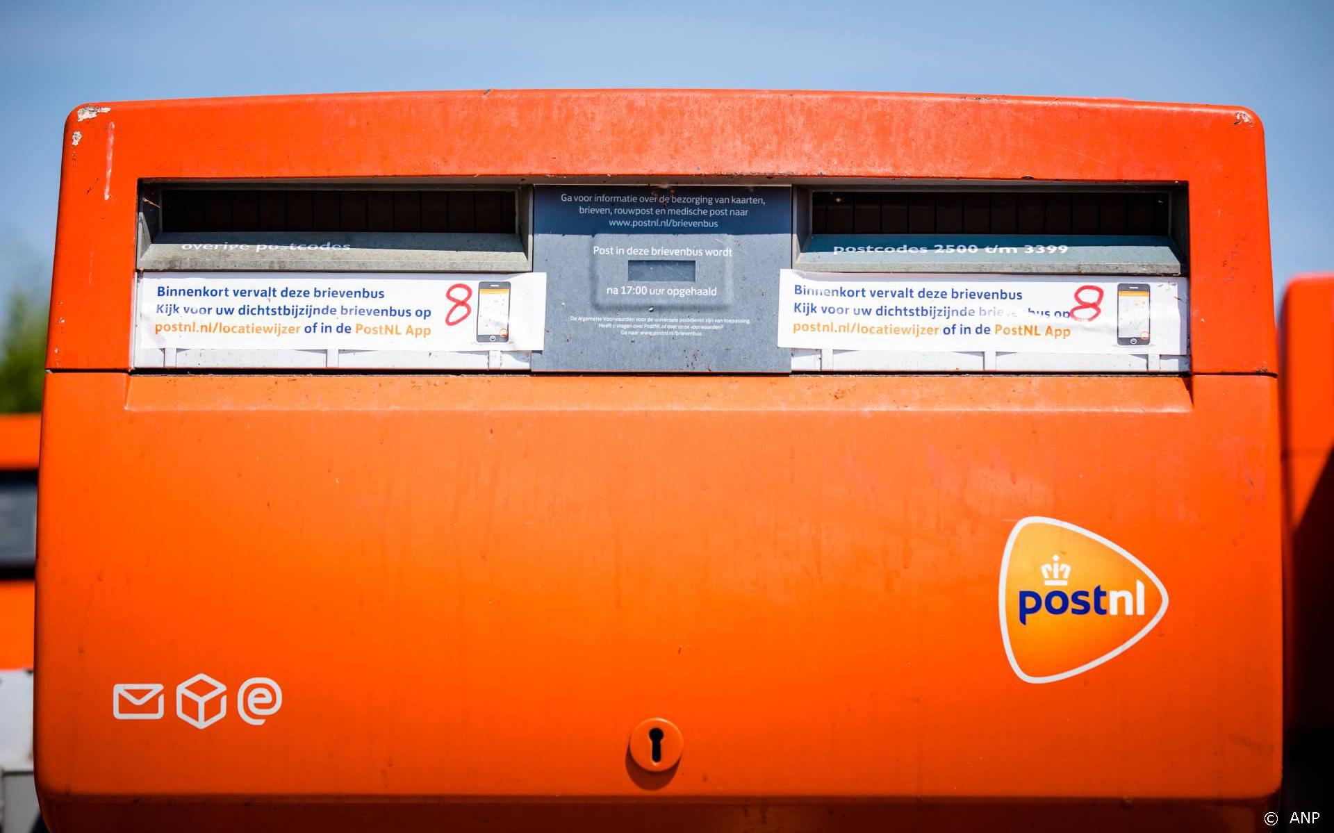 tiran Spit Hangen PostNL leegt brievenbussen weer vaker in drukke decembermaand - Leeuwarder  Courant