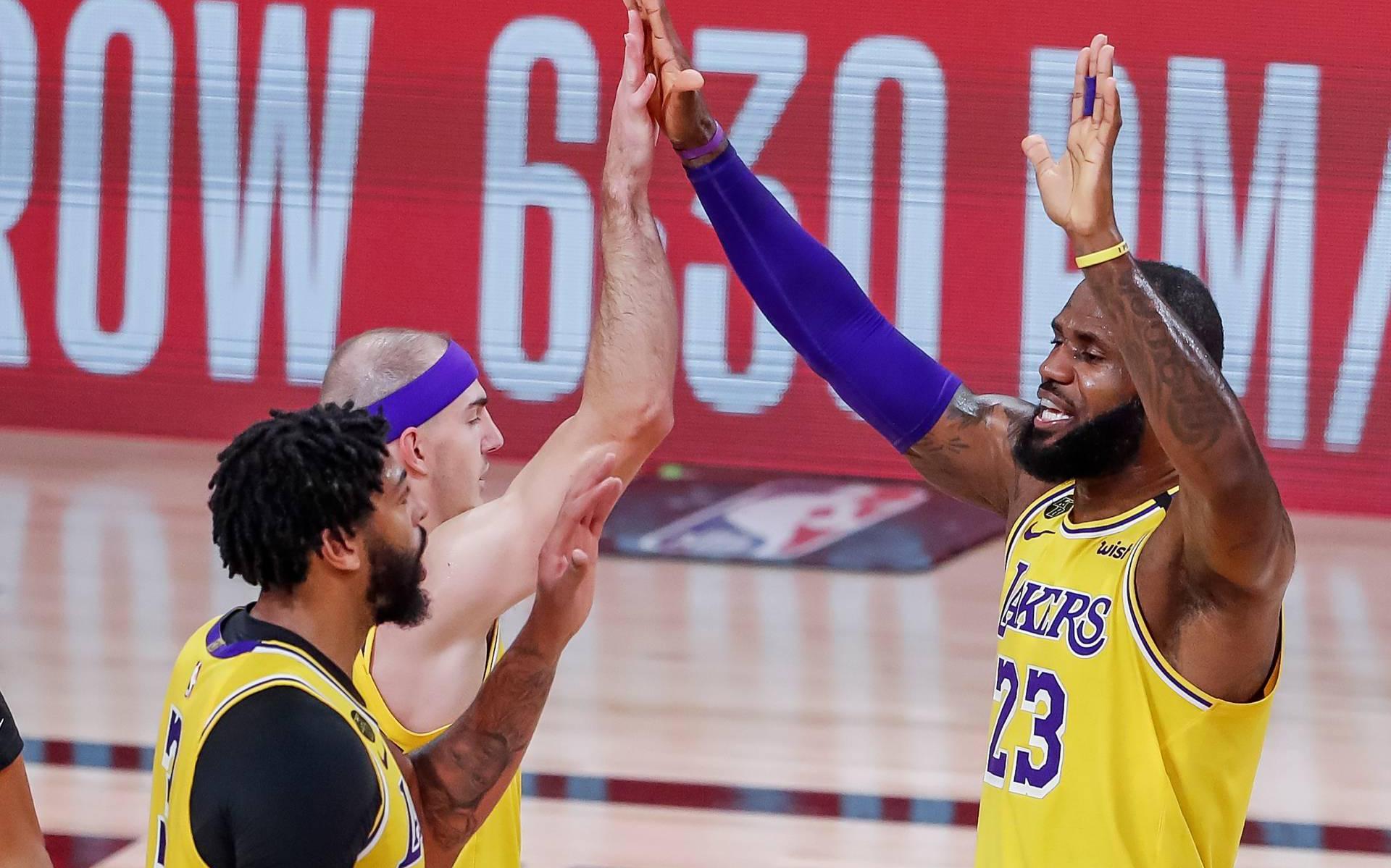 Basketballers LA Lakers hebben nog één zege nodig