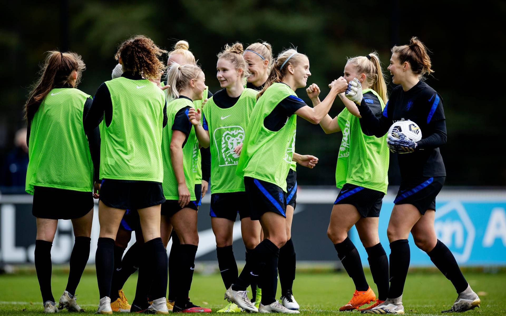 Voetbalsters kunnen in Groningen EK-ticket veiligstellen