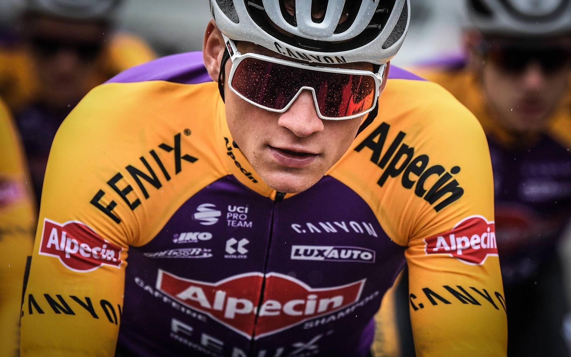 Van der Poel gaat in eerste etappe Tour de France voor geel - Leeuwarder Courant