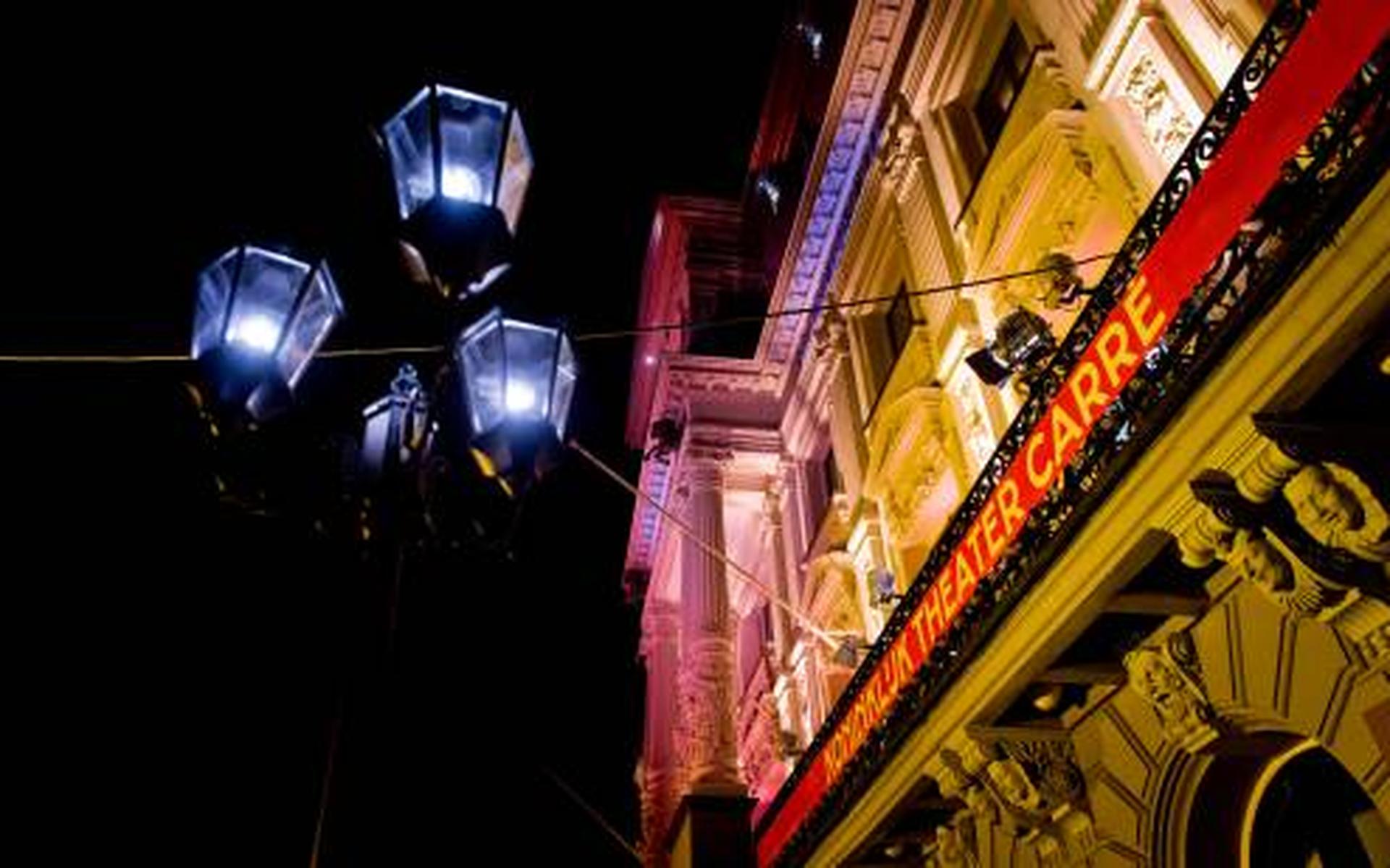 Twee circusartiesten gewond naar ziekenhuis na val nok Carré - Leeuwarder Courant