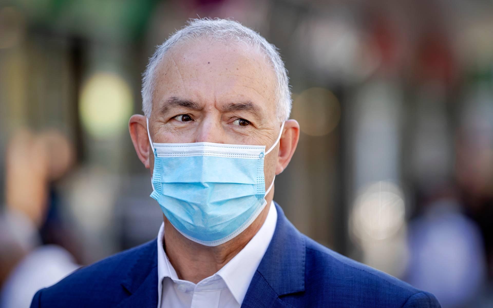 Ook Aboutaleb wil mondkapjesplicht breder dan alleen voor winkels