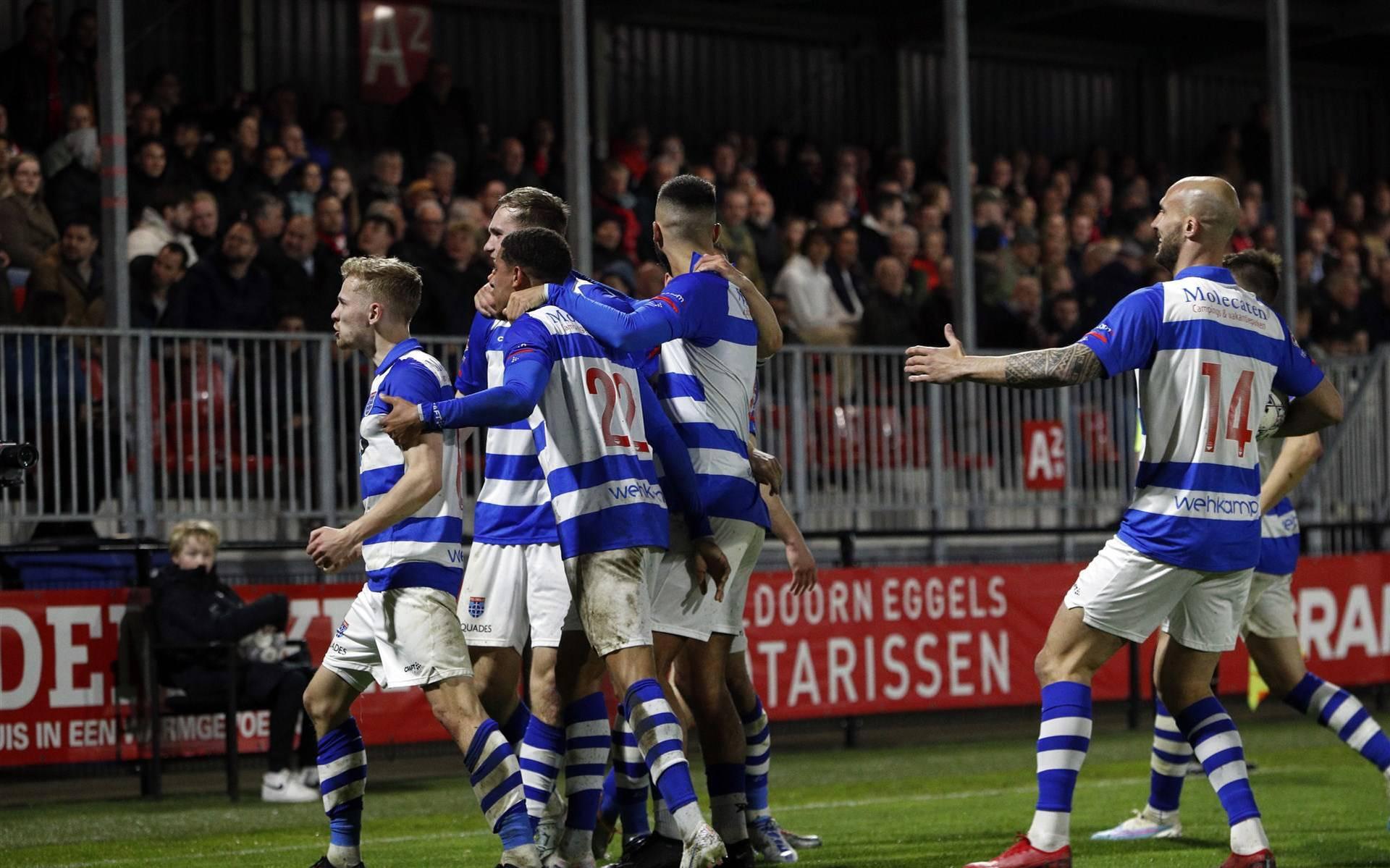 PEC Zwolle promoveert naar Eredivisie na remise bij Almere City