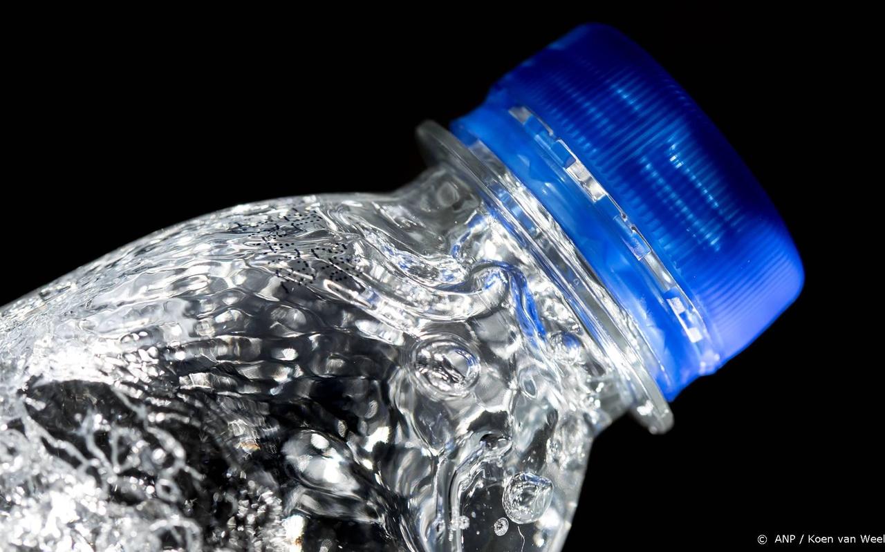Vanaf 1 juli statiegeld op kleine plastic flesjes Vanaf 1 juli statiegeld op kleine plastic flesjes