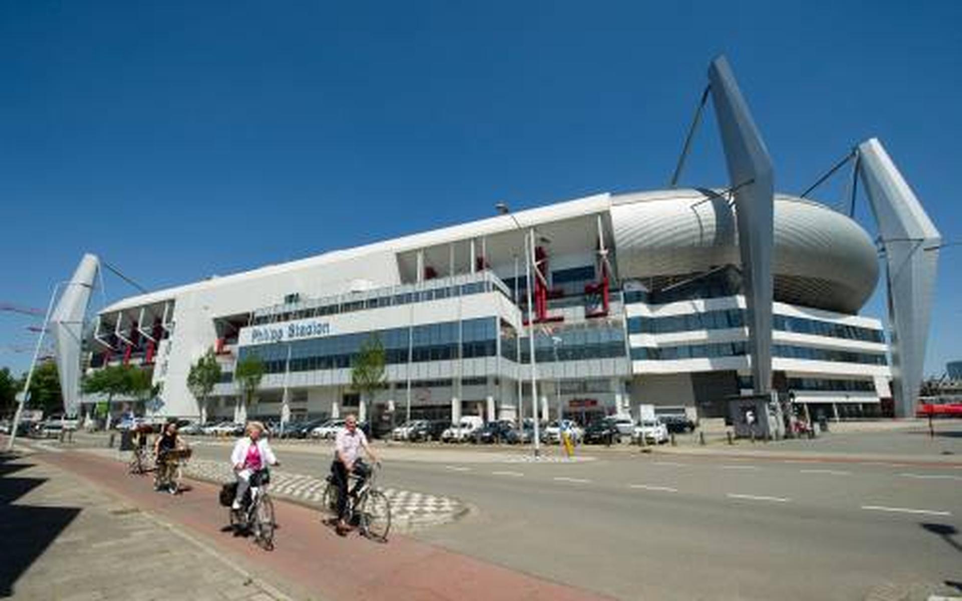 Grote oefening op verdacht pakket PSV-stadion - Leeuwarder Courant