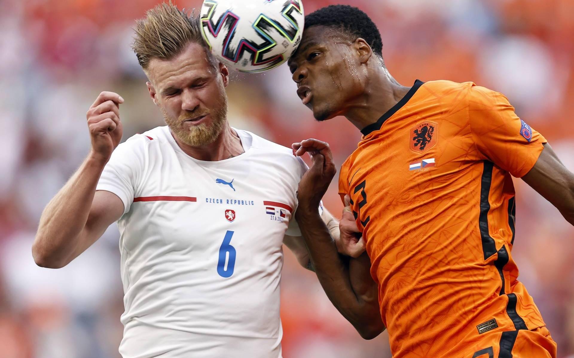 Oranje in achtste finale EK bij rust op 0-0 tegen Tsjechen - Leeuwarder Courant
