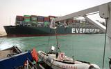 Suezkanaal bekijkt uitbreiding na vastlopen megacontainerschip