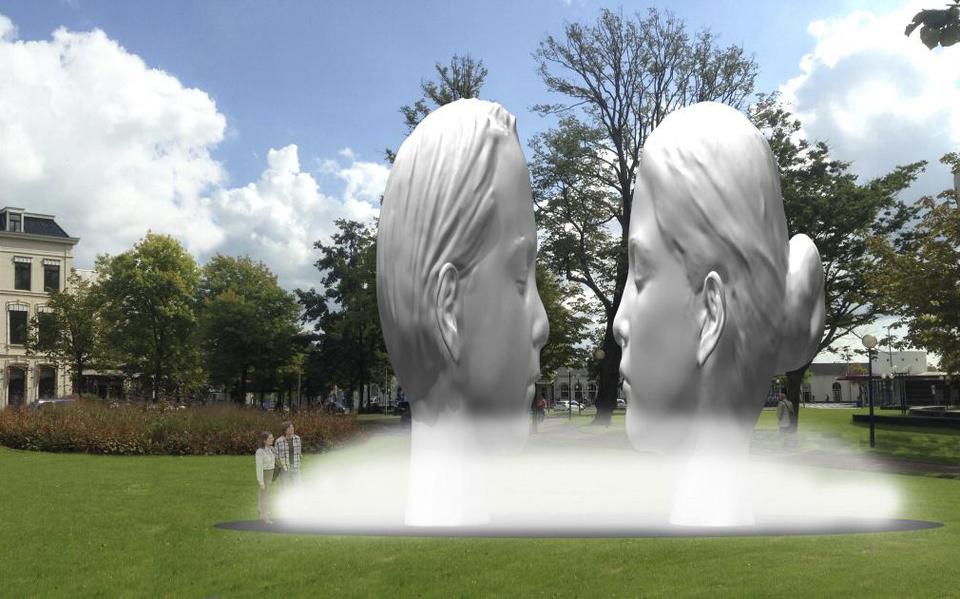 'Love': de mistfontein, ontworpen door Jaume Plensa, met twee grote beelden van Leeuwarder kinderen.