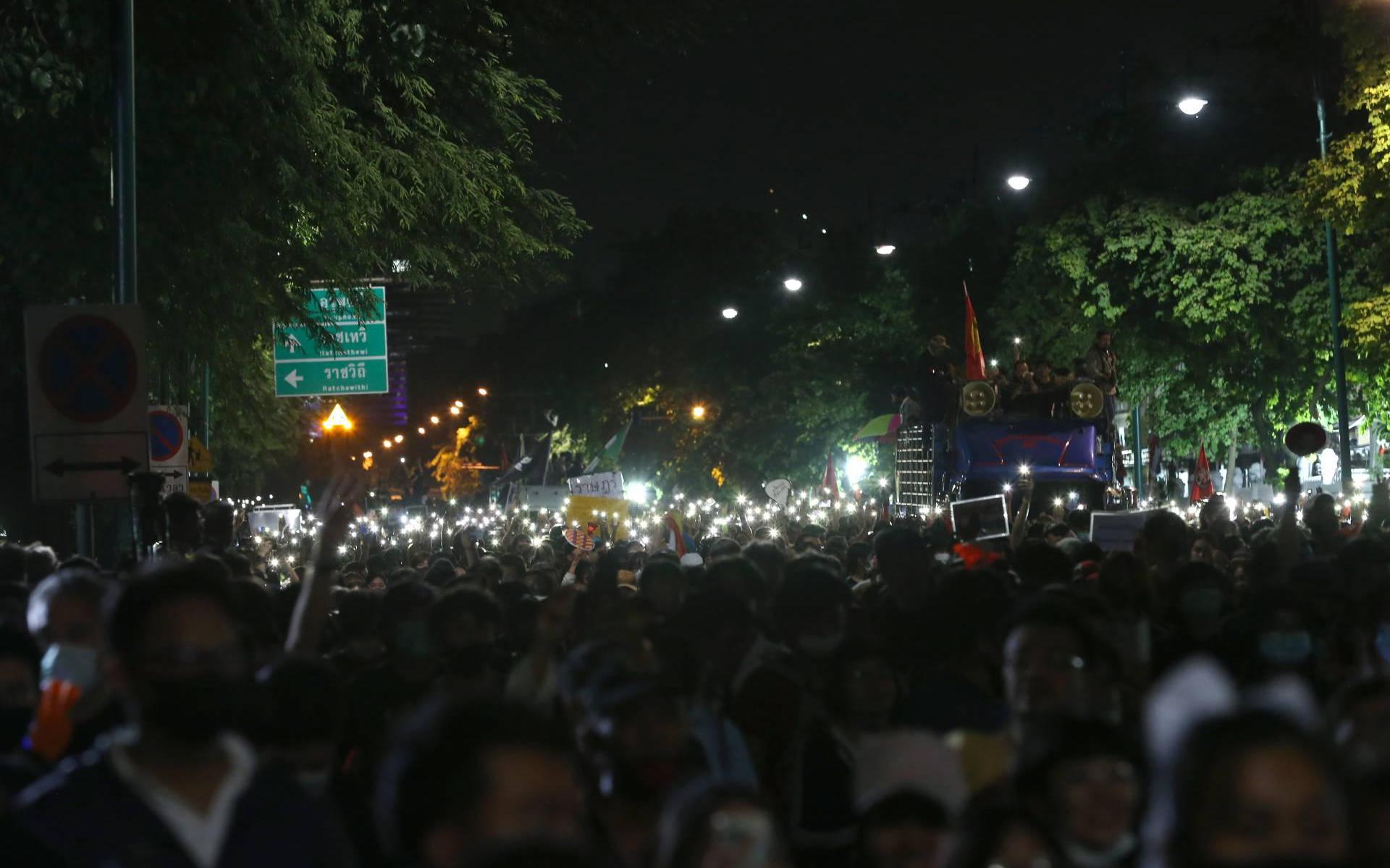 Thaise regering treedt hard op tegen protesten