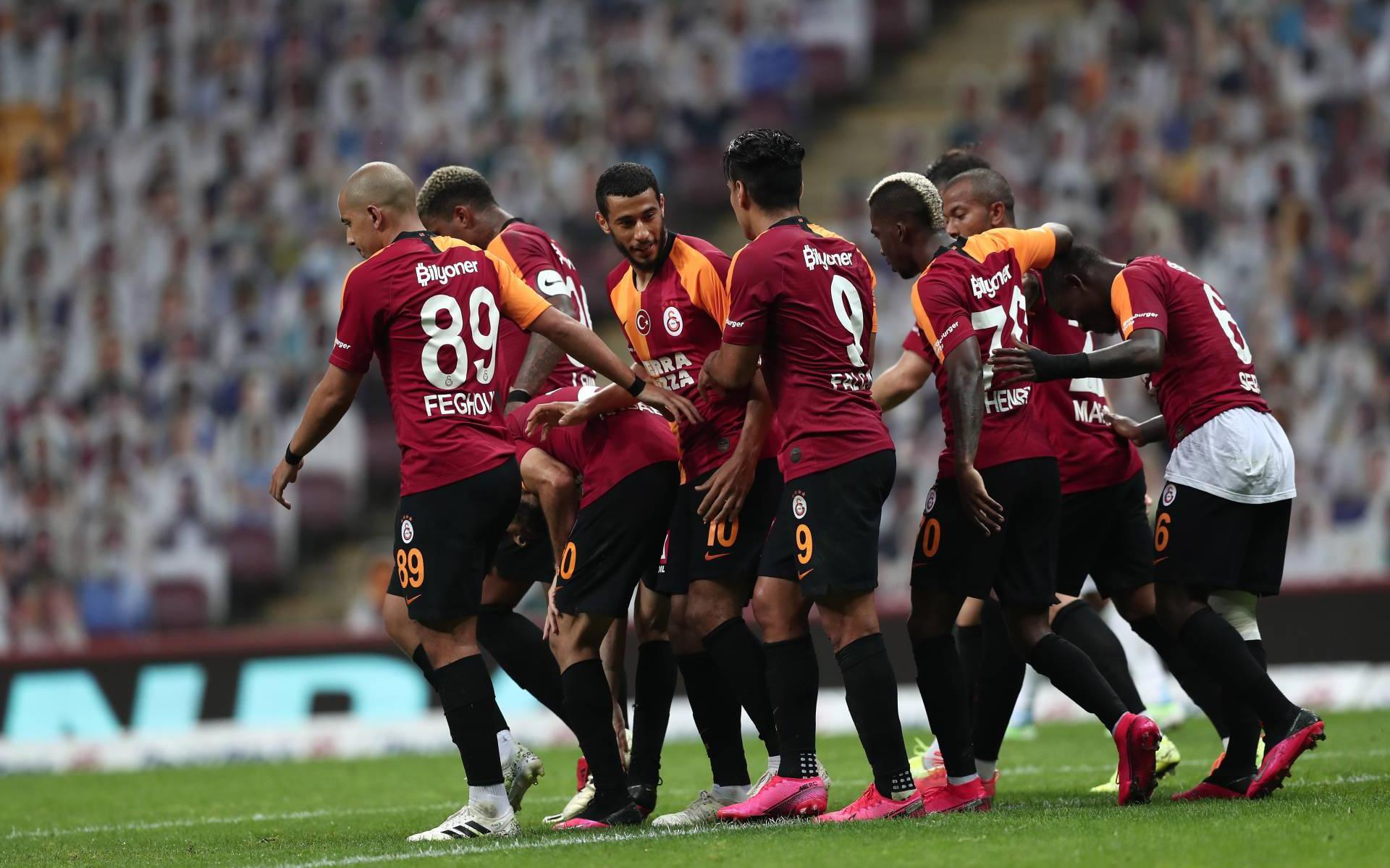 Vier spelers Turkse topteams besmet met corona