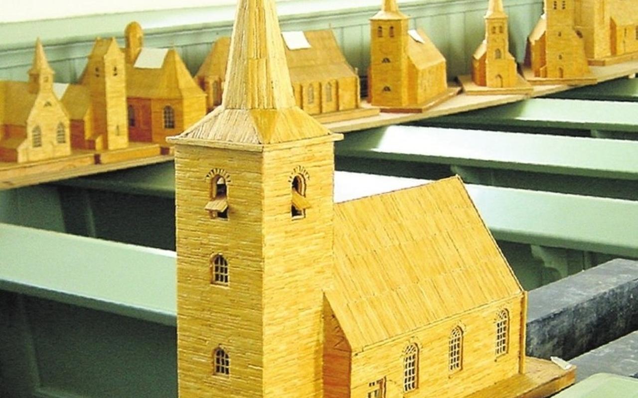 Luciferkerkjes van Frits Jansen, te zien in Sint Jacobiparochie en Ferwoude. Luciferkerkjes van Frits Jansen, te zien in Sint Jacobiparochie en Ferwoude.