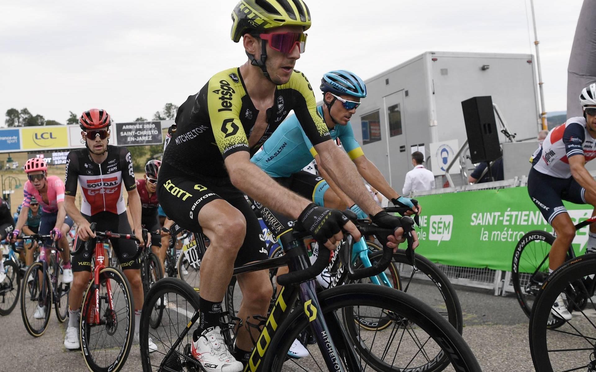 Wielrenner Adam Yates naar Team Ineos