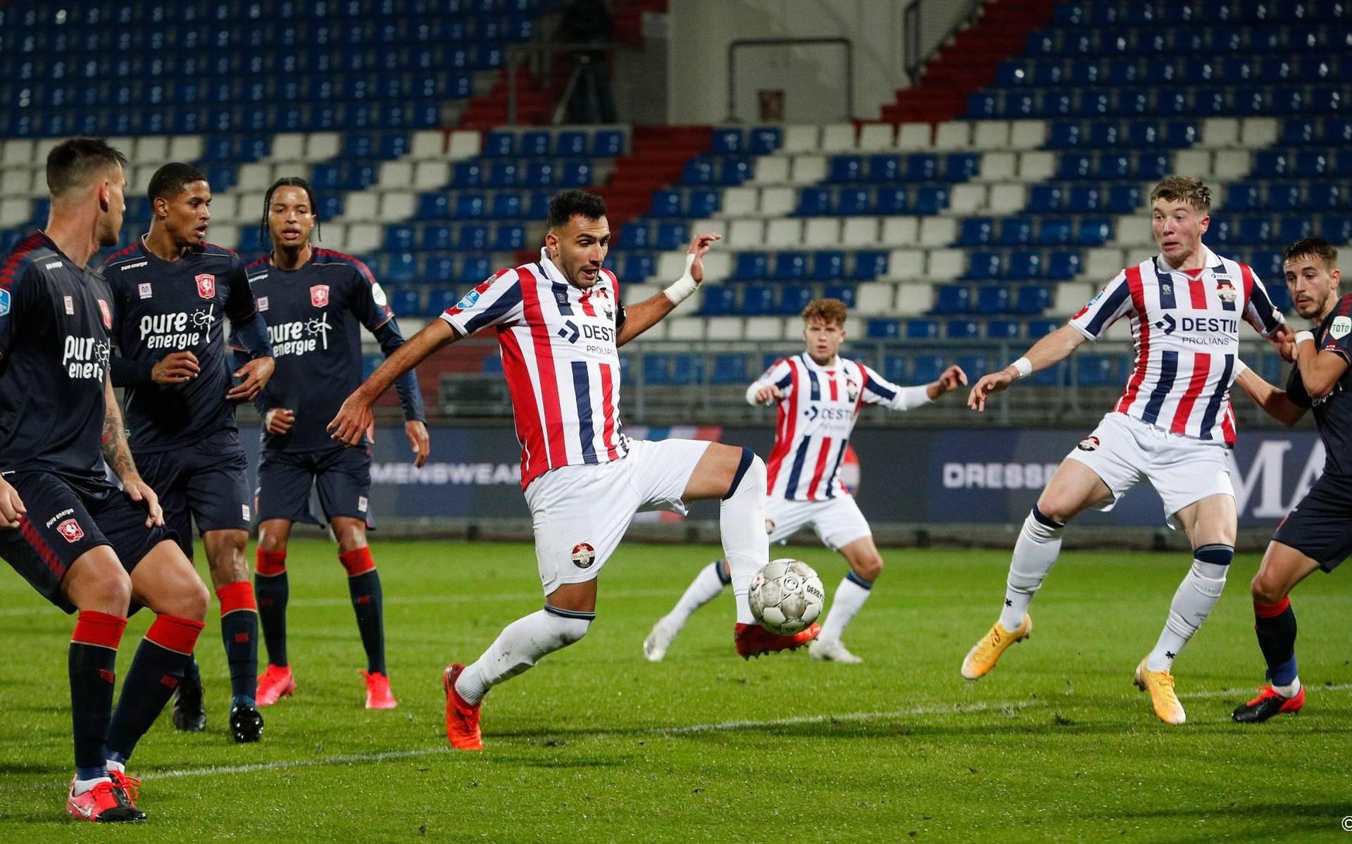 FC Twente klopt Willem II en blijft bovenin meedoen