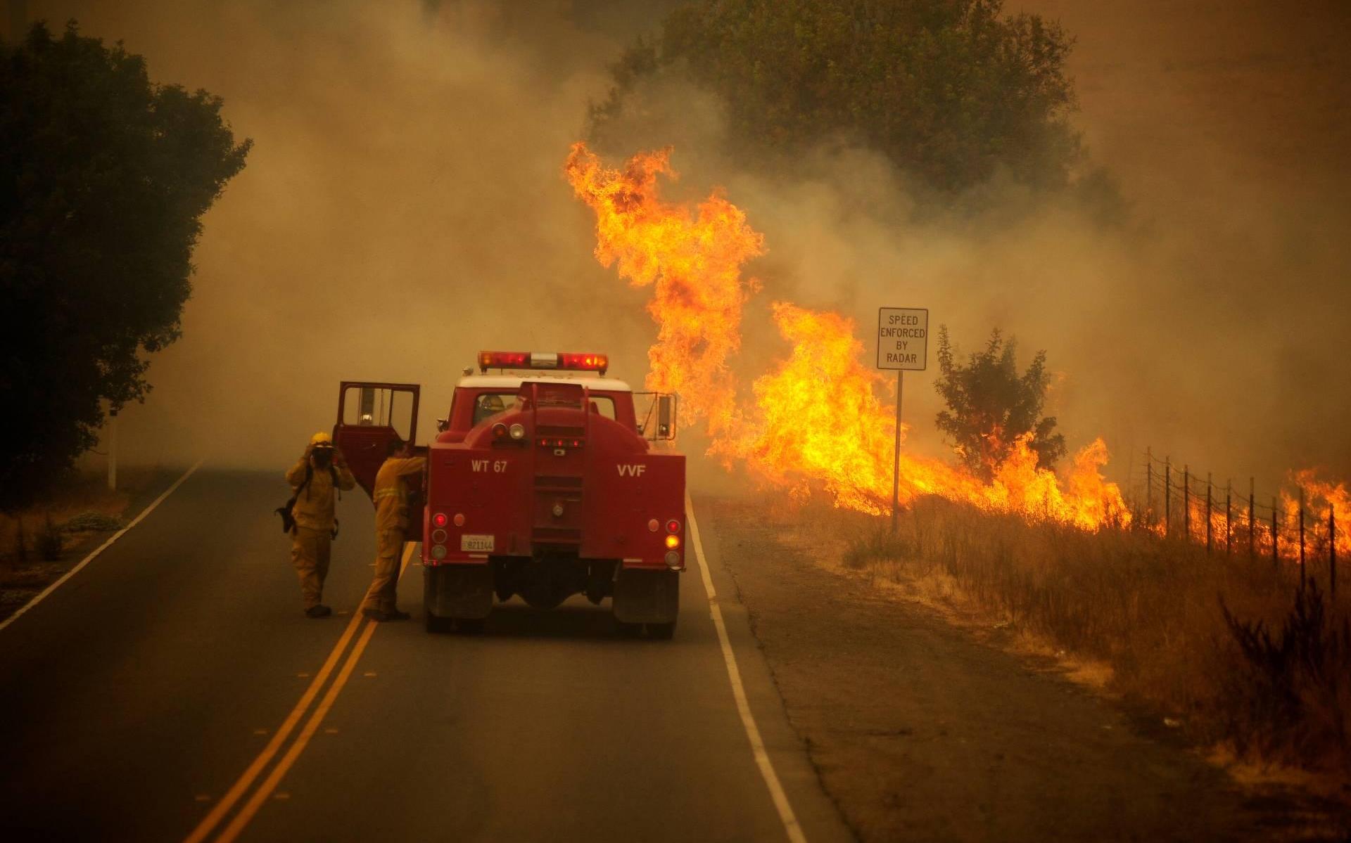 Duizenden op de vlucht voor natuurbranden Californië