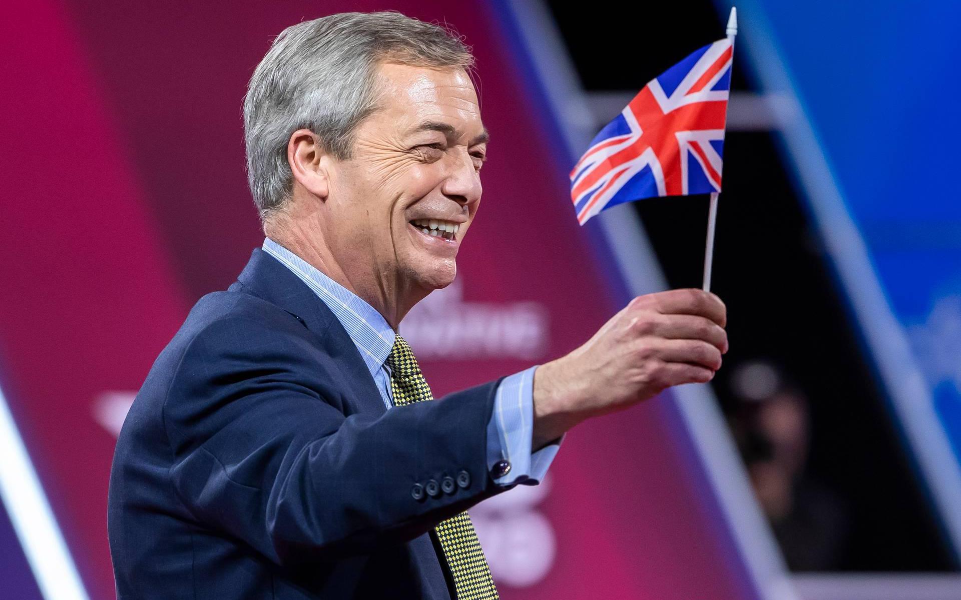 Nigel Farage hoopt dat brexit 'begin van einde' is voor EU