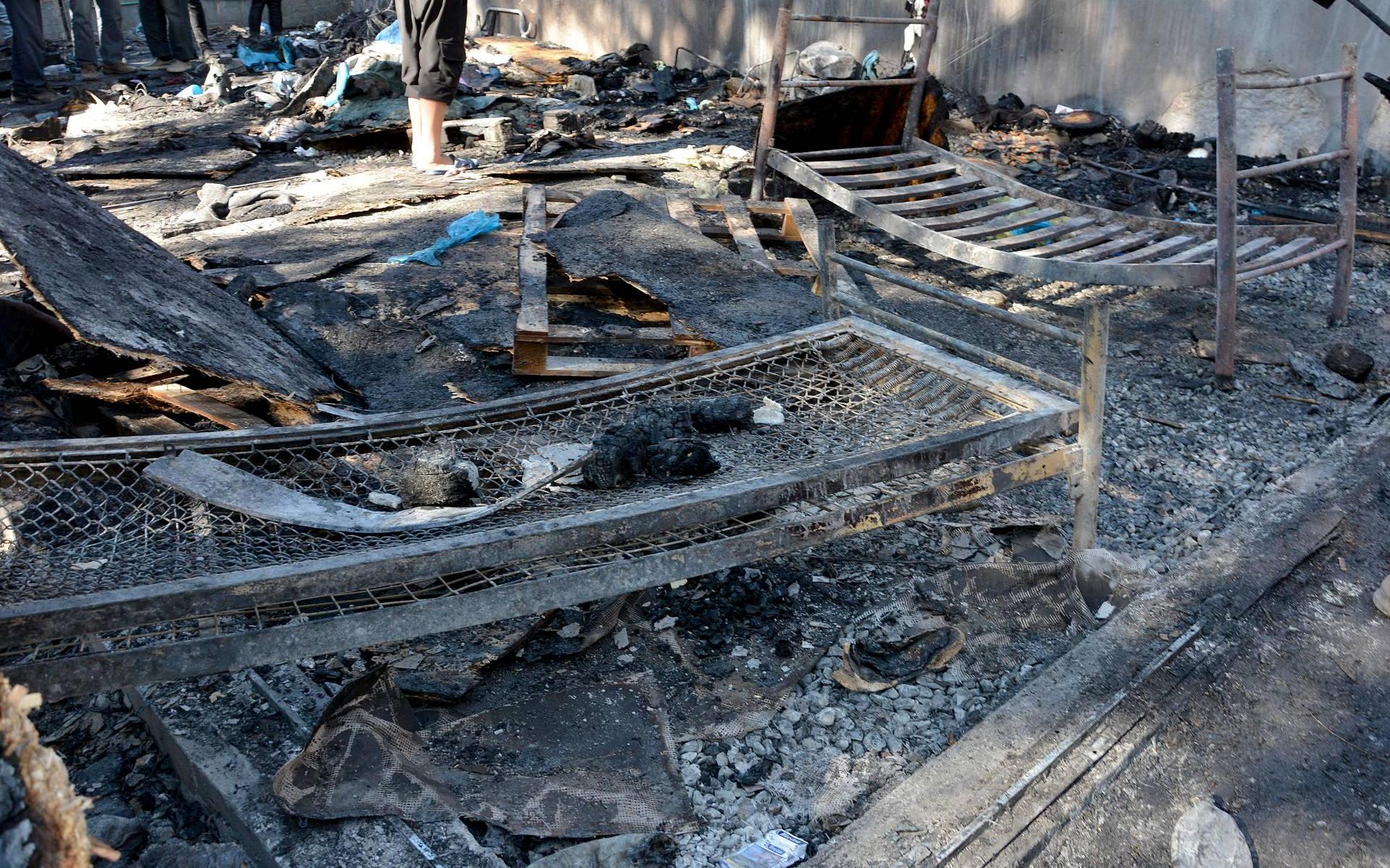 Grieks vluchtenlingenkamp Moria nagenoeg verwoest door brand