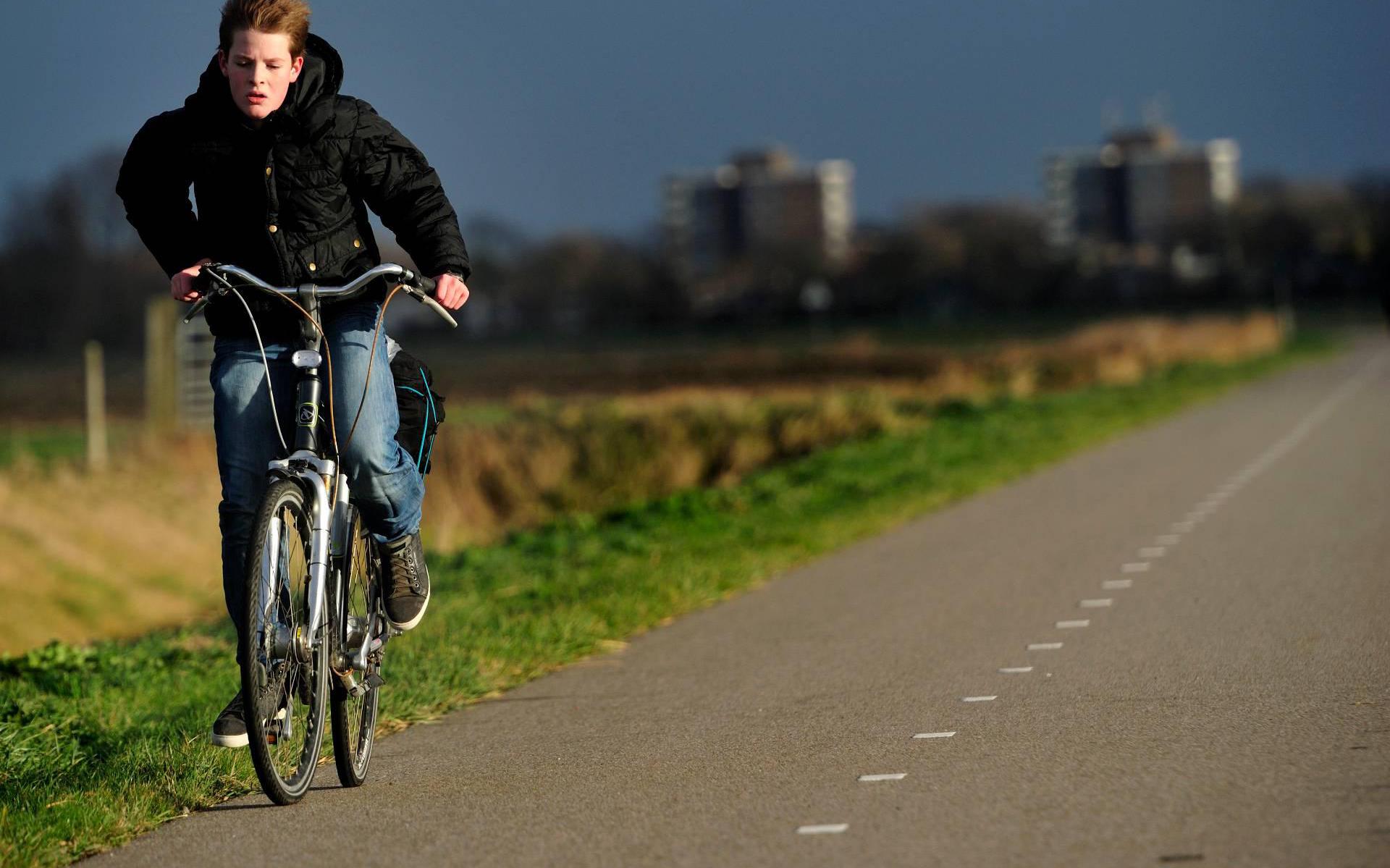 fout Bek meditatie Scholier met school binnen straal van 8 kilometer moet fietsen - Leeuwarder  Courant