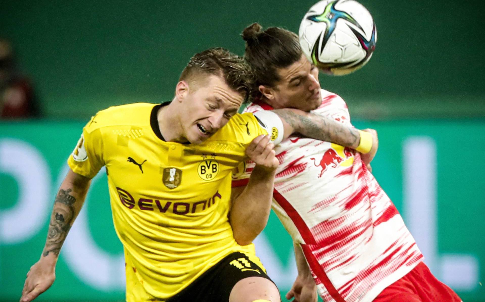 Borussia-aanvoerder Reus voetbal over - Leeuwarder Courant