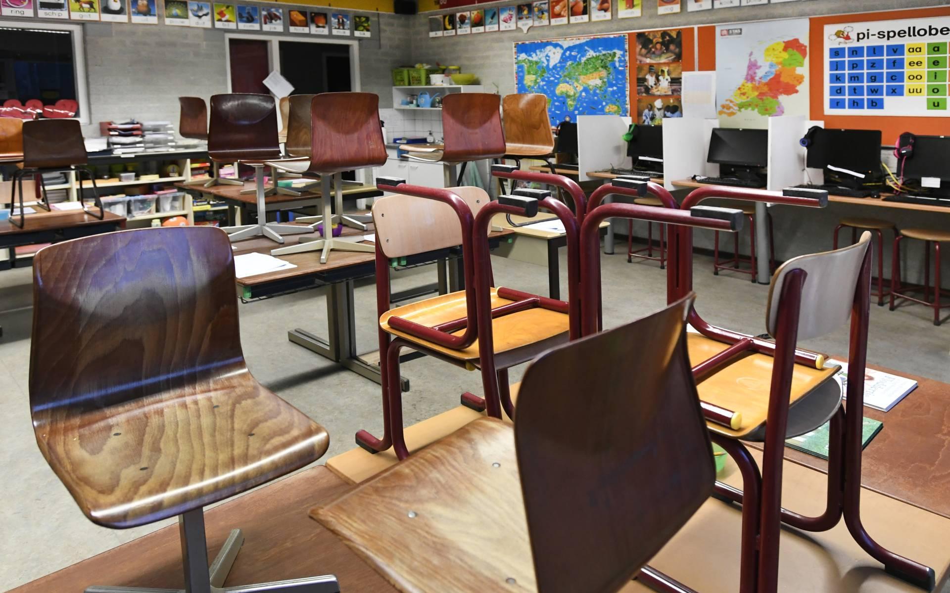 LC Commentaar | Verlos de pechgeneratie - Leeuwarder Courant