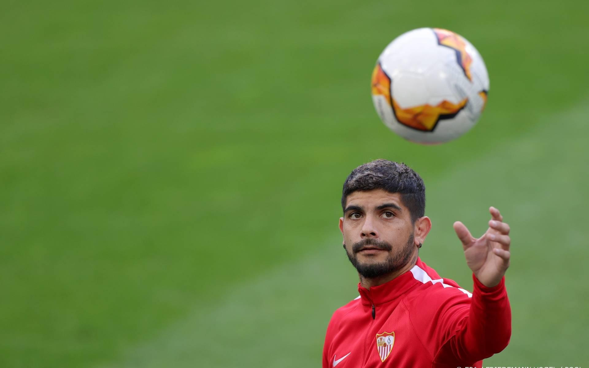 Banega neemt in tranen afscheid van Sevilla