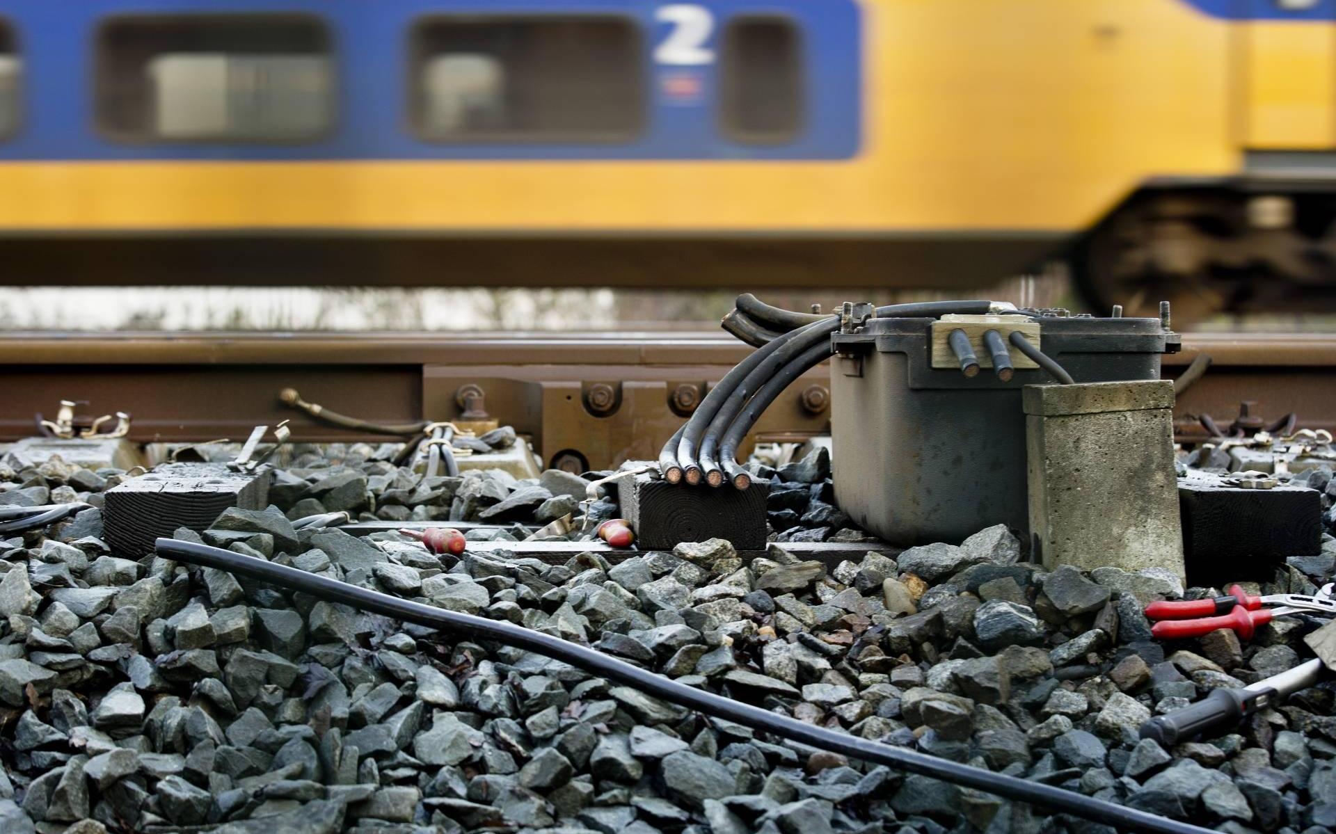 Vier uur lang geen treinen tussen Leeuwarden en Heerenveen door koperdiefstal in Akkrum.