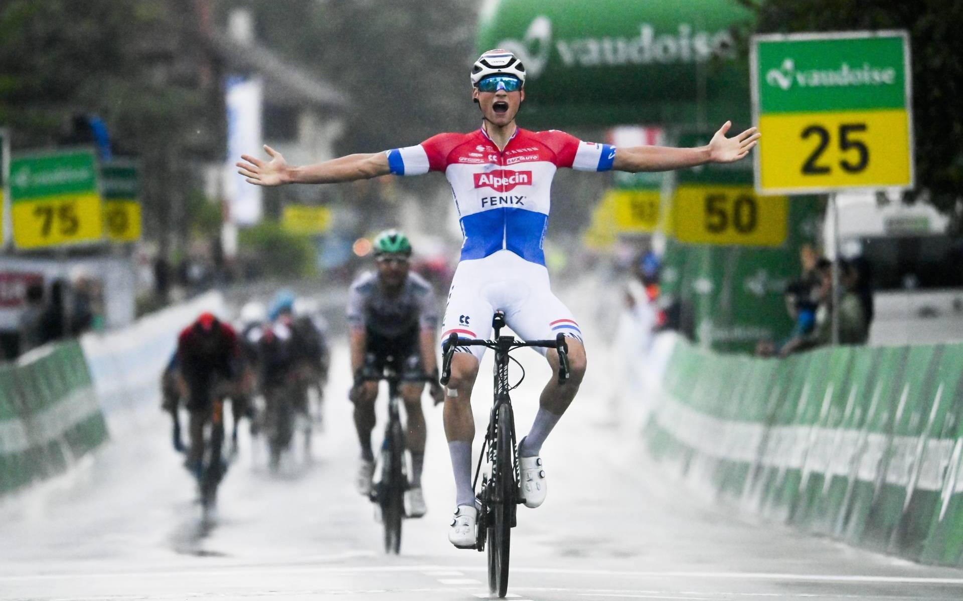 Wielrenner Van der Poel ook beste in derde rit in Zwitserland - Leeuwarder Courant