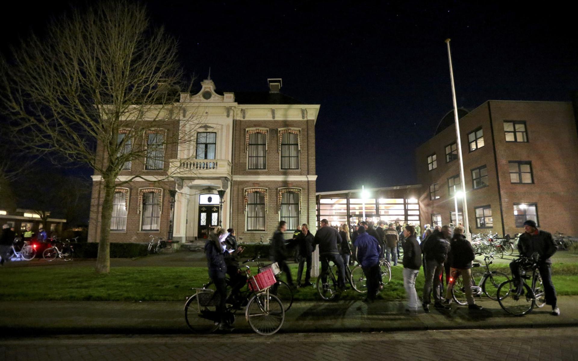 Súdwest wacht op enquête azc Witmarsum - Leeuwarder Courant