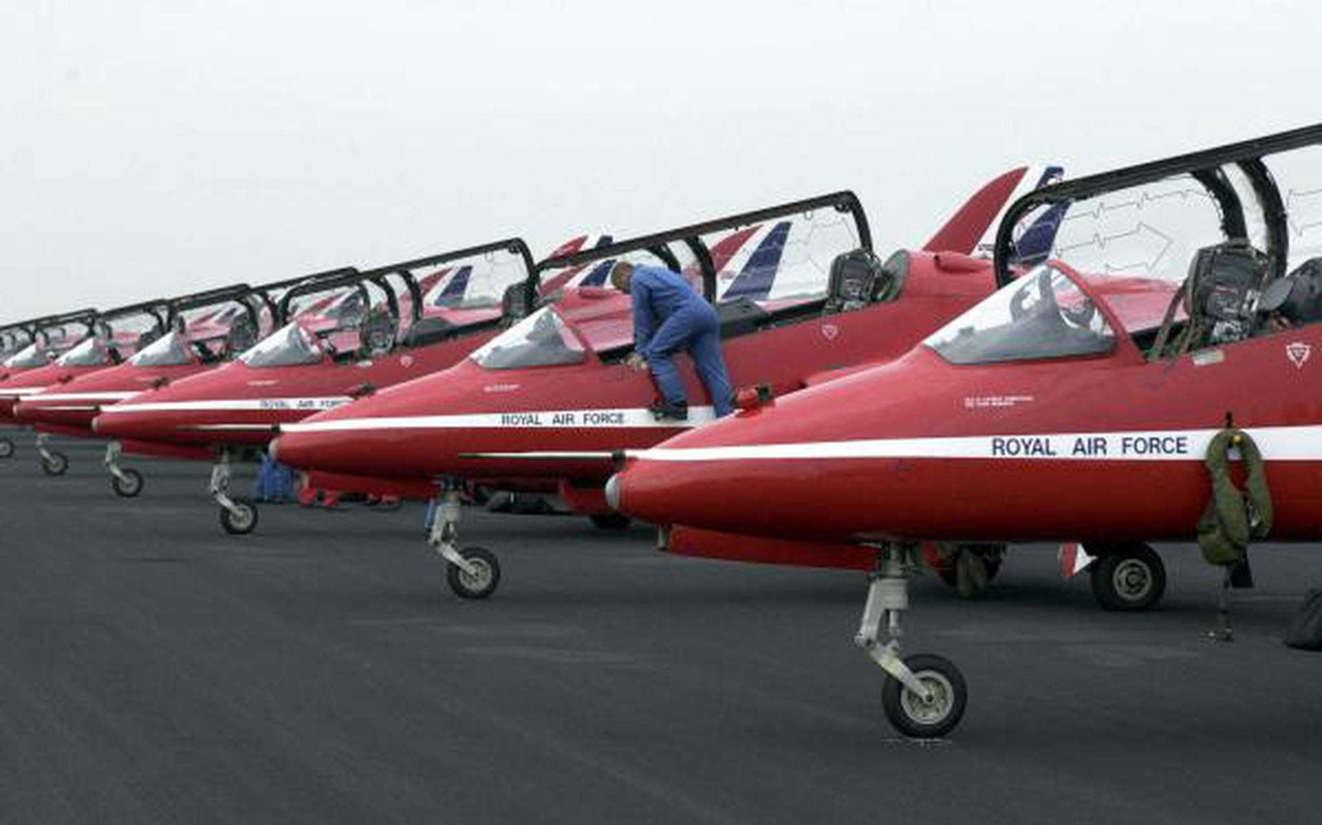 Red Arrows naar Luchtmachtdagen Leeuwarder Courant