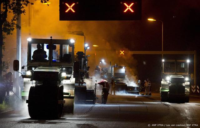 Omrijden bij Sneek en Leeuwarden voor asfaltwerk