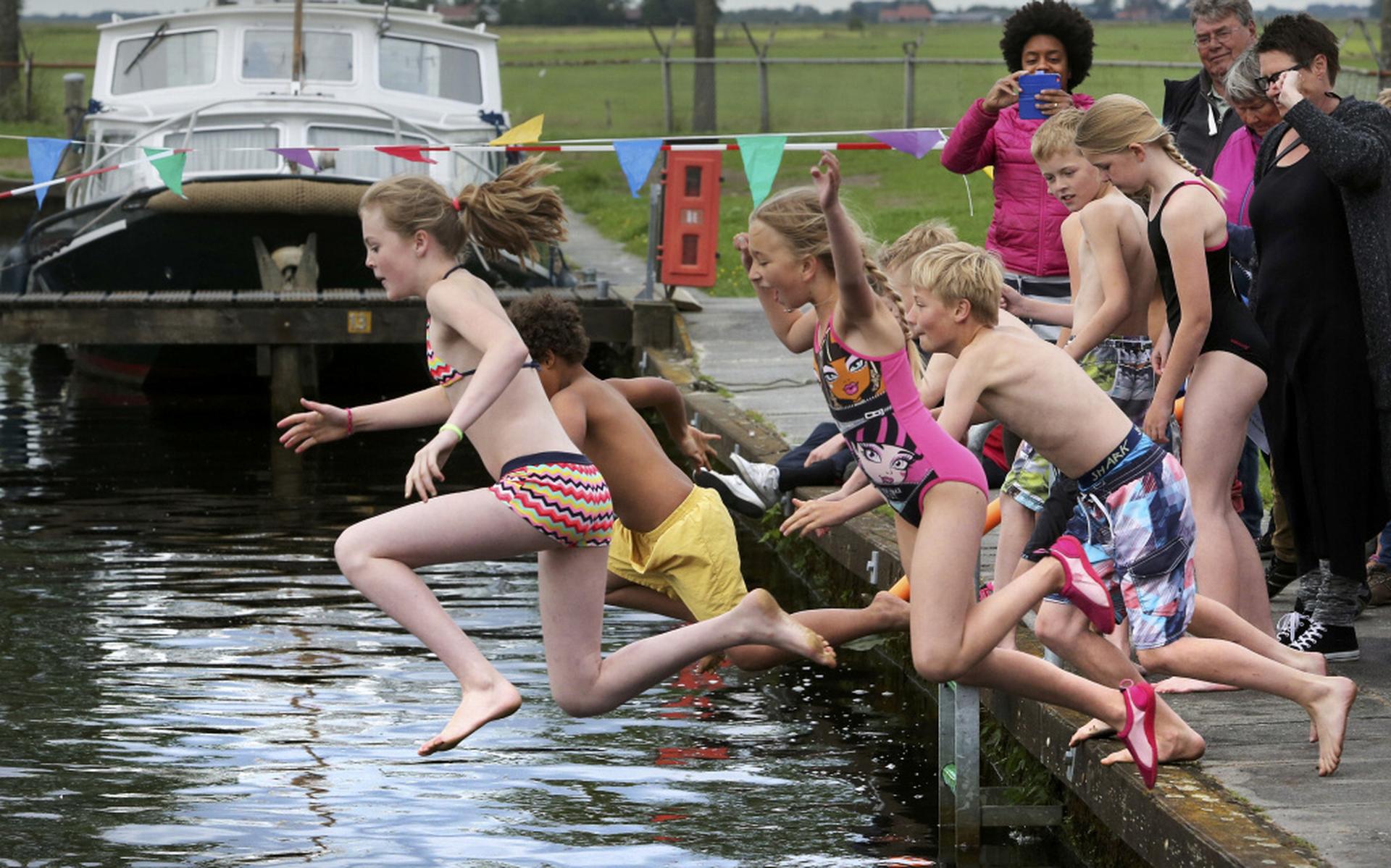 Zwemvierdaagse Aldeboarn van start - Leeuwarder Courant