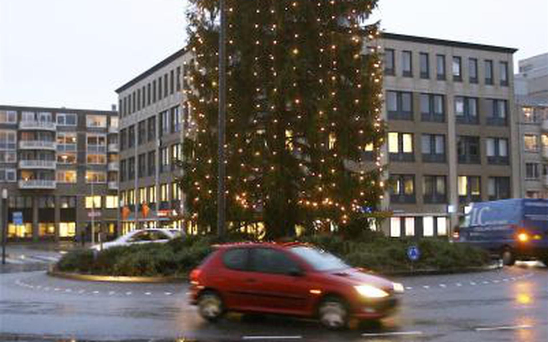 Partij één kerstboom voor Drachten is te kaal Leeuwarder Courant