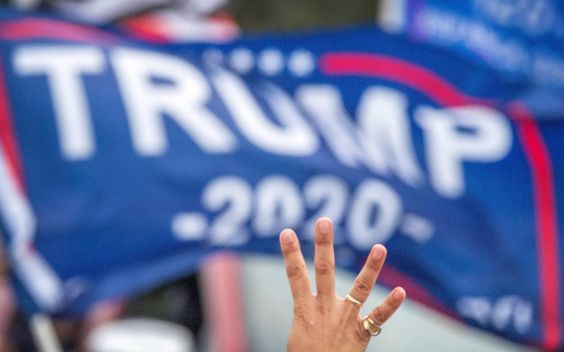 Aanhangers Trump verzamelen zich bij luchthaven Orlando