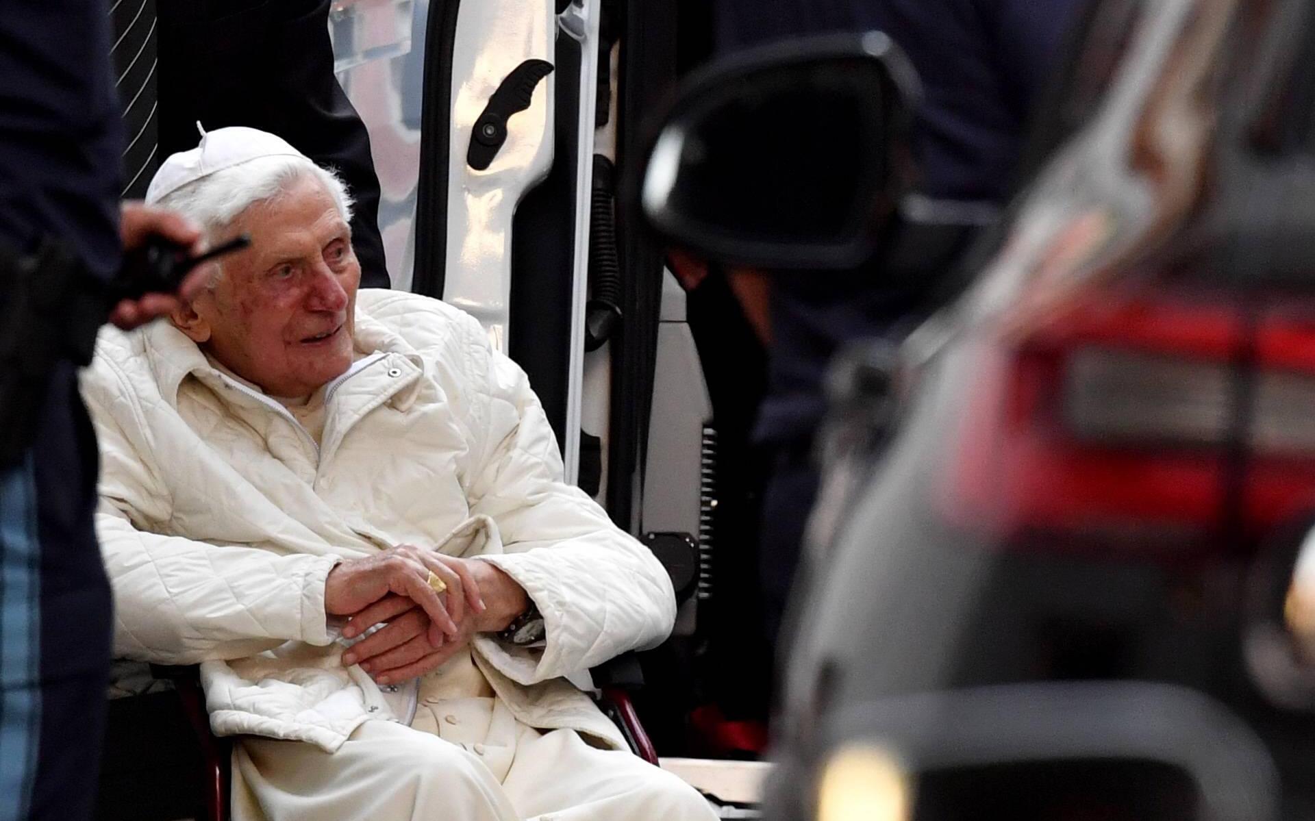 'Paus Benedictus XVI is ernstig ziek'
