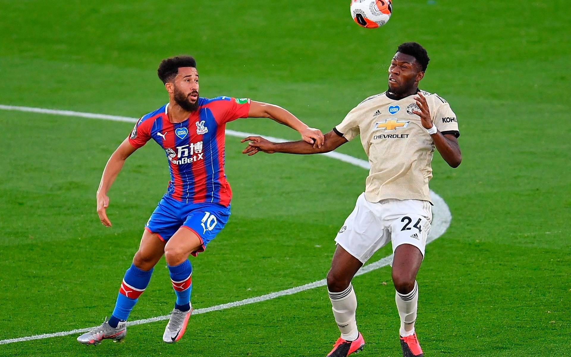 De Jong en Fosu-Mensah op de bank bij Sevilla-ManUnited