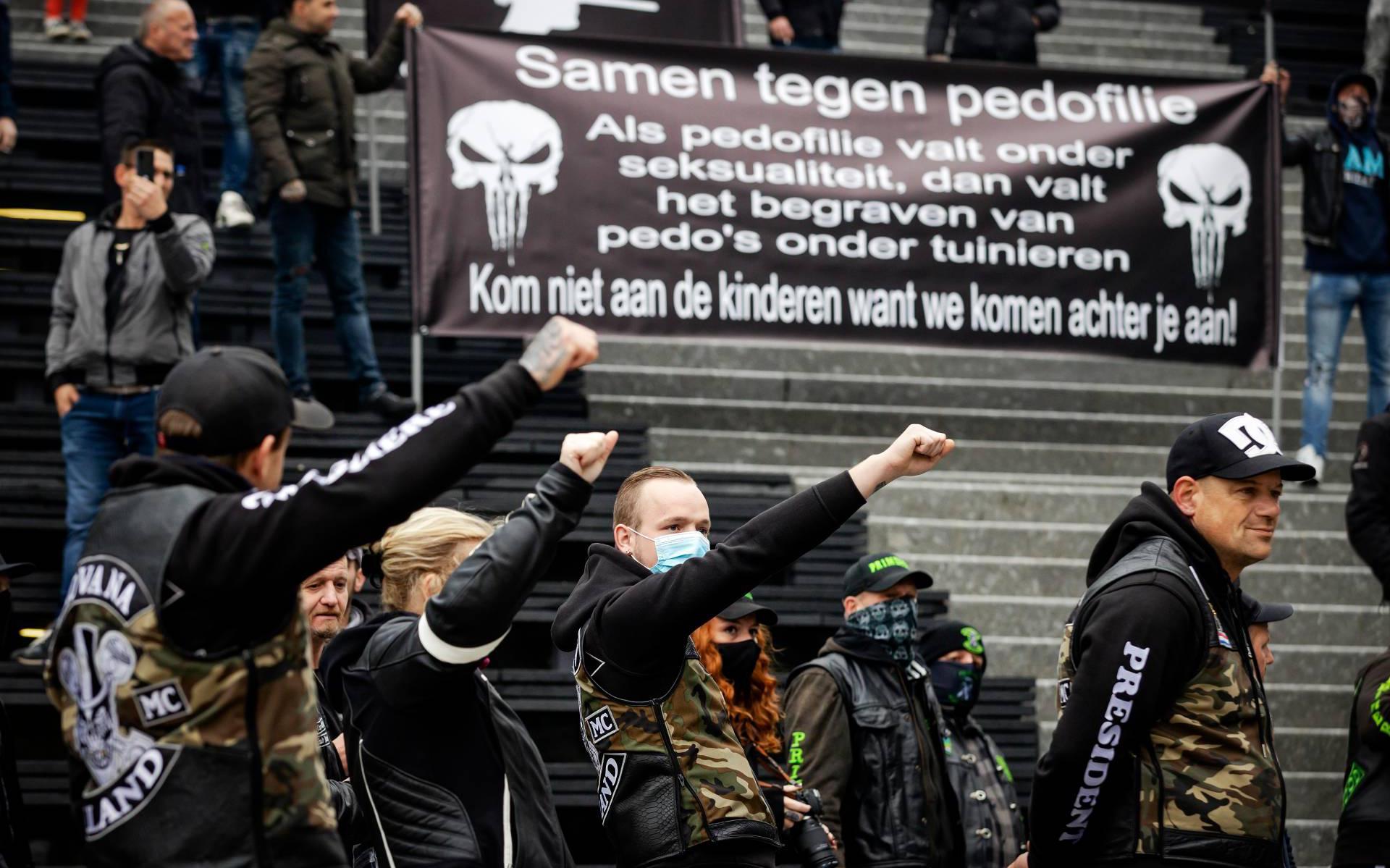 Paar honderd demonstreren tegen pedofilie in Utrecht
