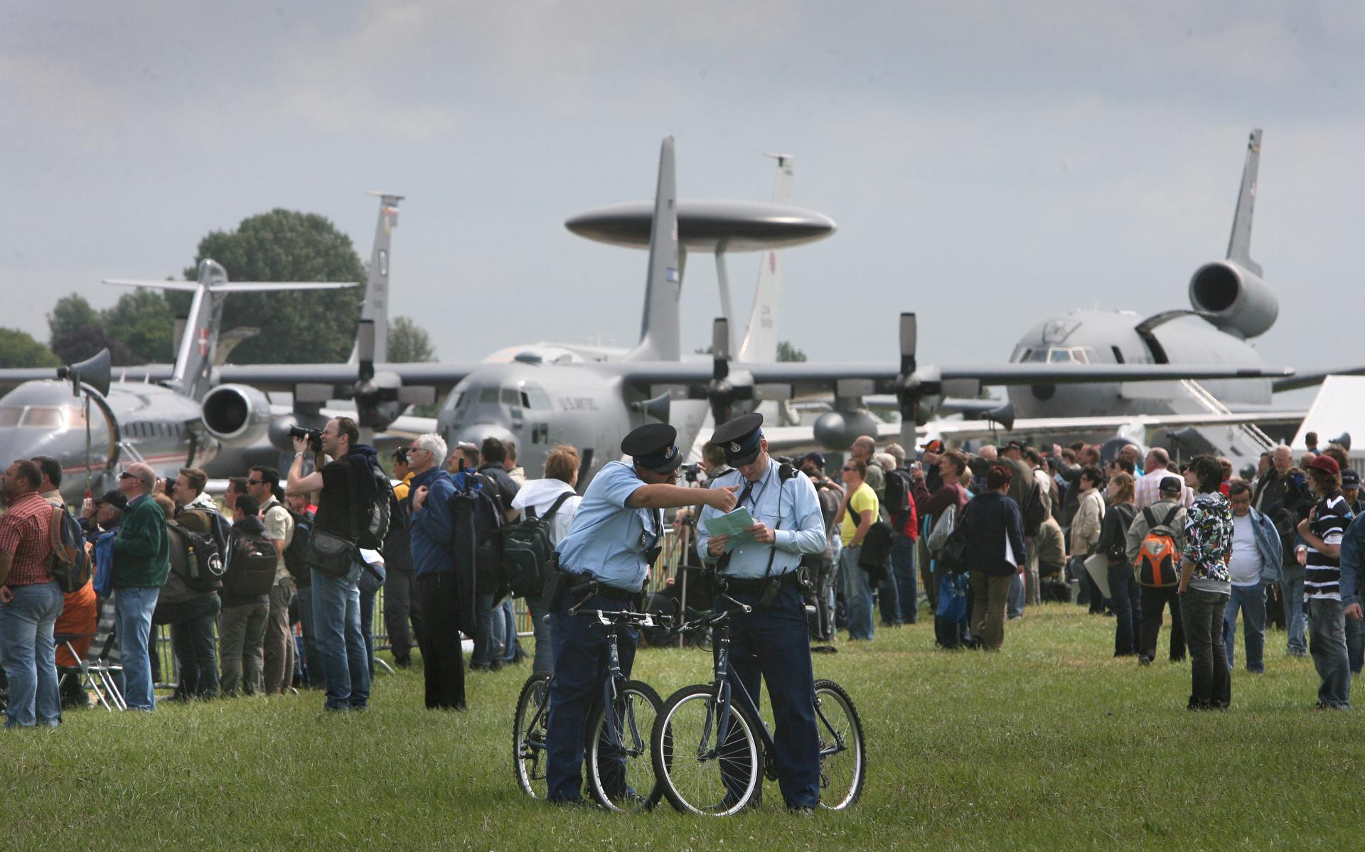 Dreiging bij Luchtmachtdagen Leeuwarder Courant