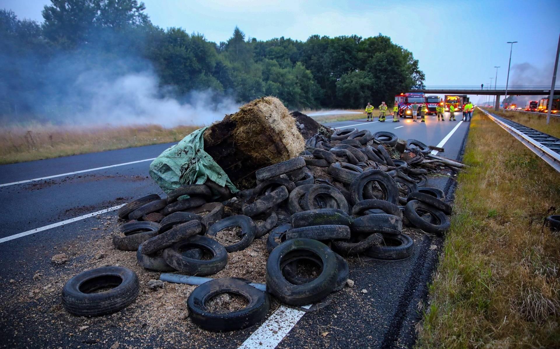 Aanrijding Op A7 Bij Midwolde Door Afvaldumping Geen Gewonden 