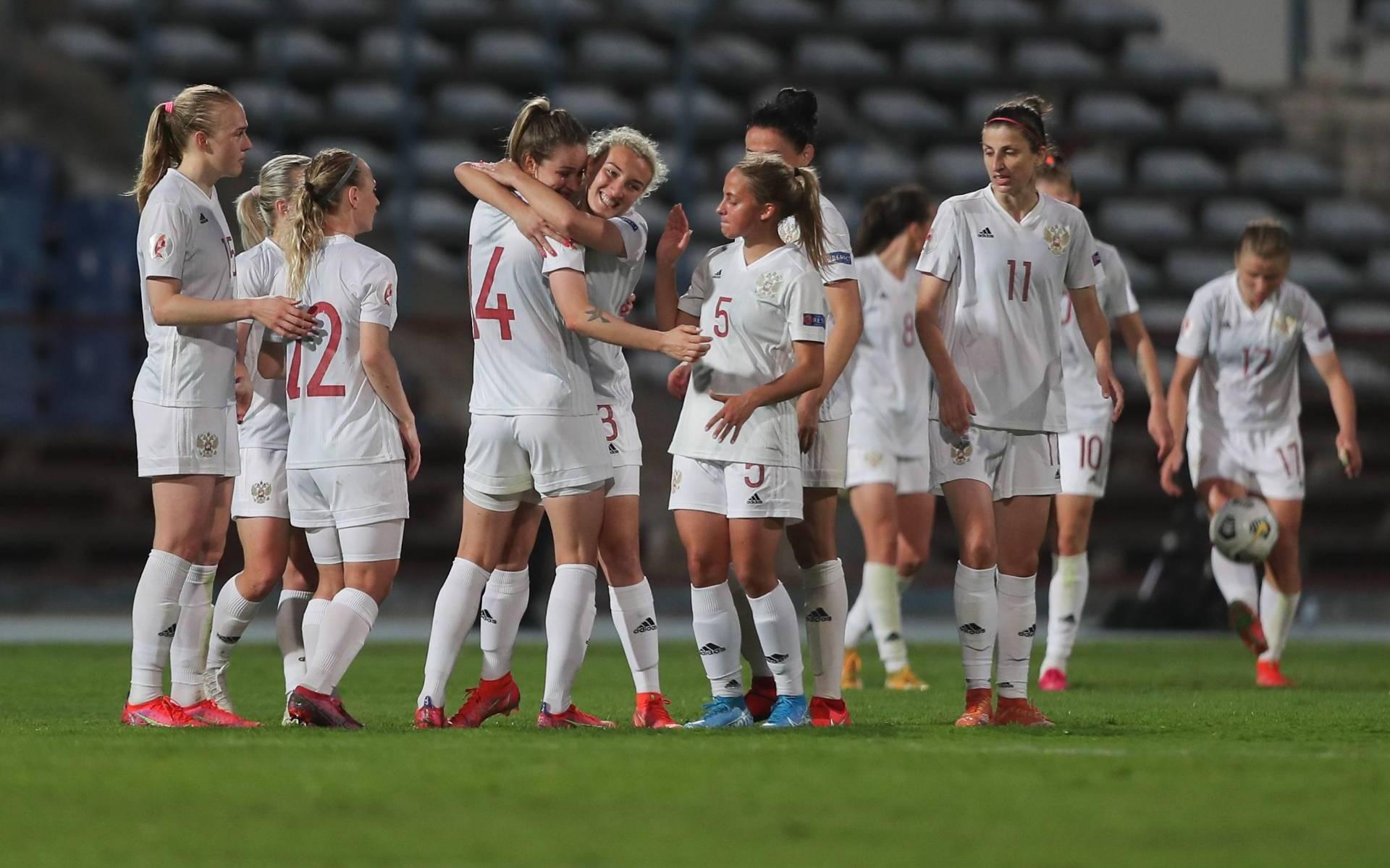 UEFA: nog geen besluit over EK-deelname Russische voetbalsters - Leeuwarder Courant