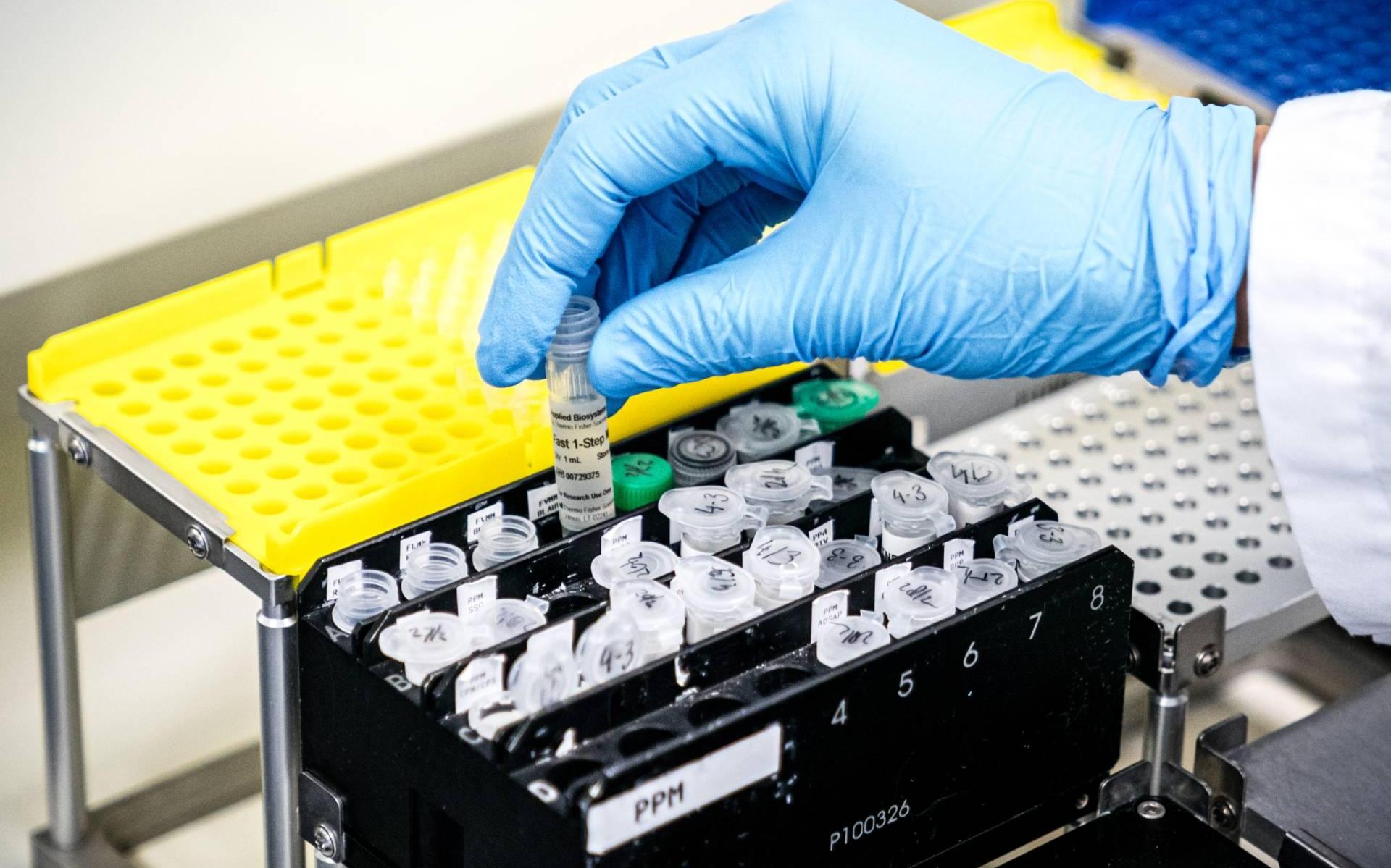 Farmaceuten beloven transparantie over coronacontracten