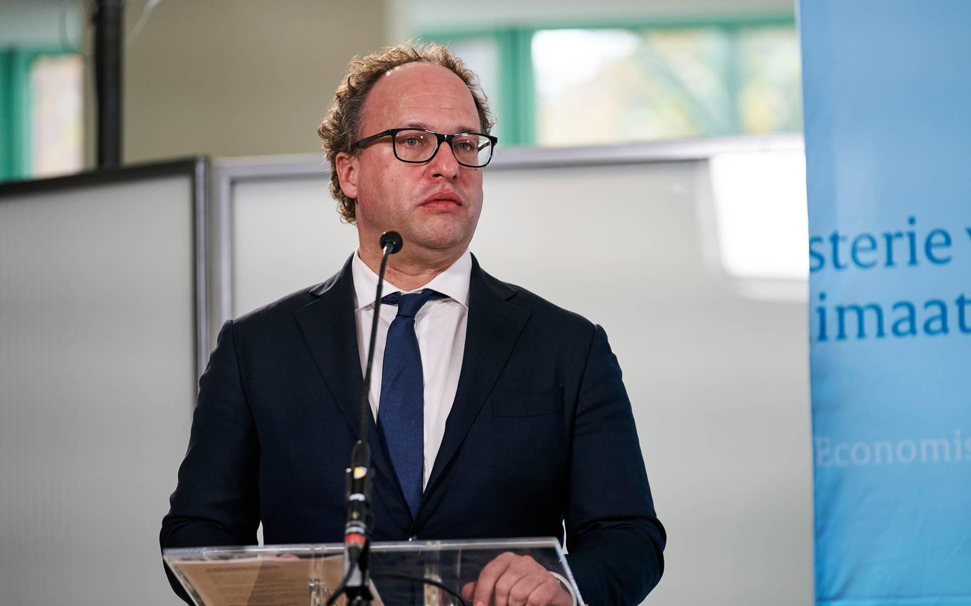 FNV hekelt gebrek daadkracht Koolmees in zzp-dossier