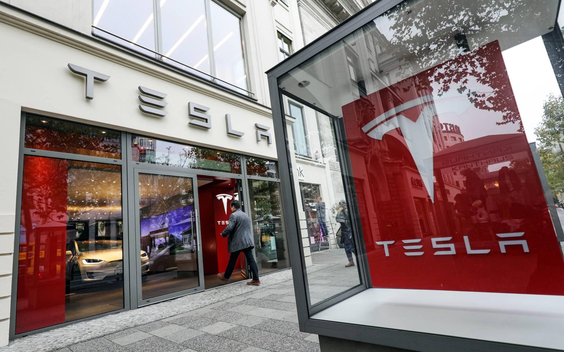 Tesla levert recordaantal auto's af in derde kwartaal