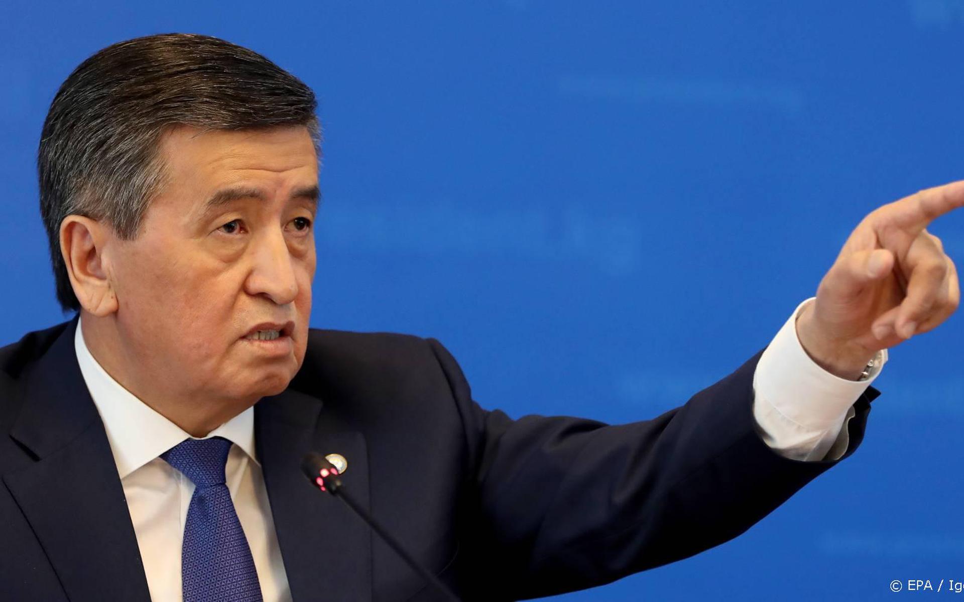 President Kirgizië rept van illegale machtsovername door betogers