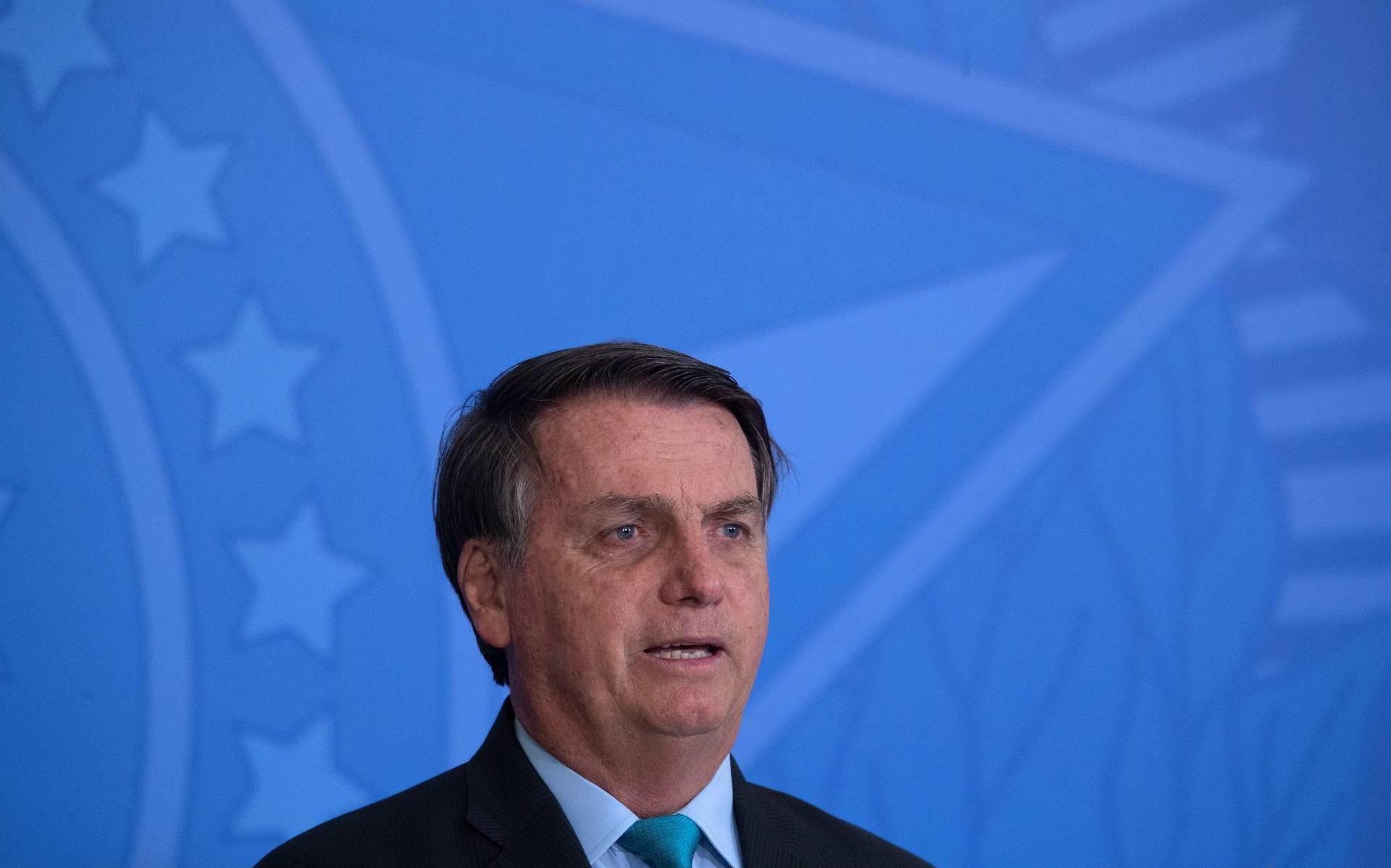 Bolsonaro ontslaat senator na vondst cash tussen diens billen