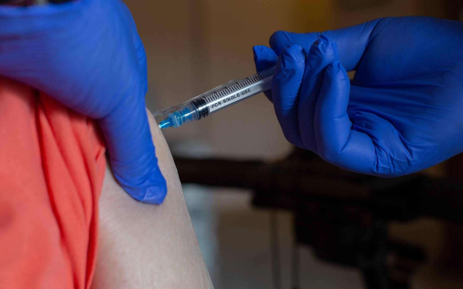 Al 100 miljoen Amerikanen volledig gevaccineerd tegen Covid-19 - Leeuwarder Courant