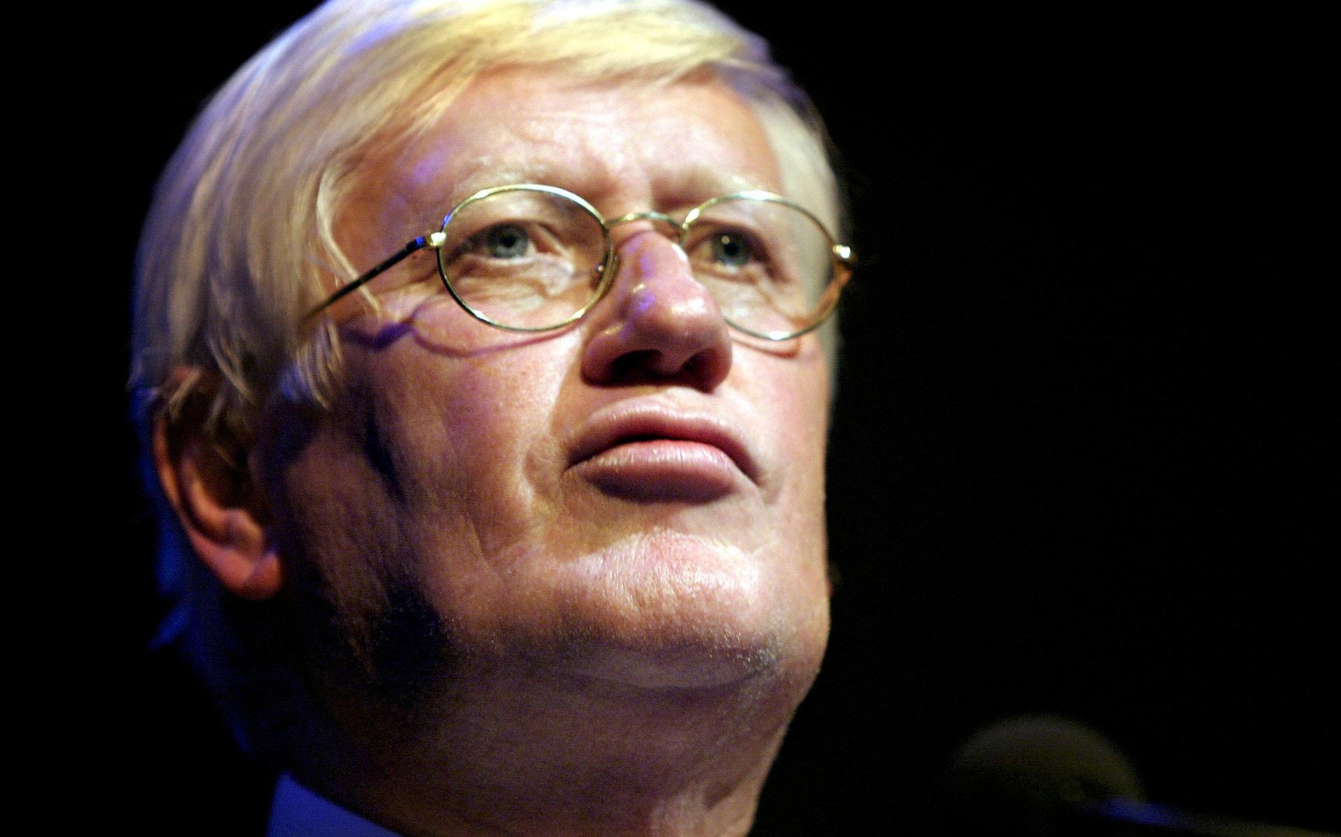 Hans Wiegel troefkaart tegen herindeling - Leeuwarder Courant