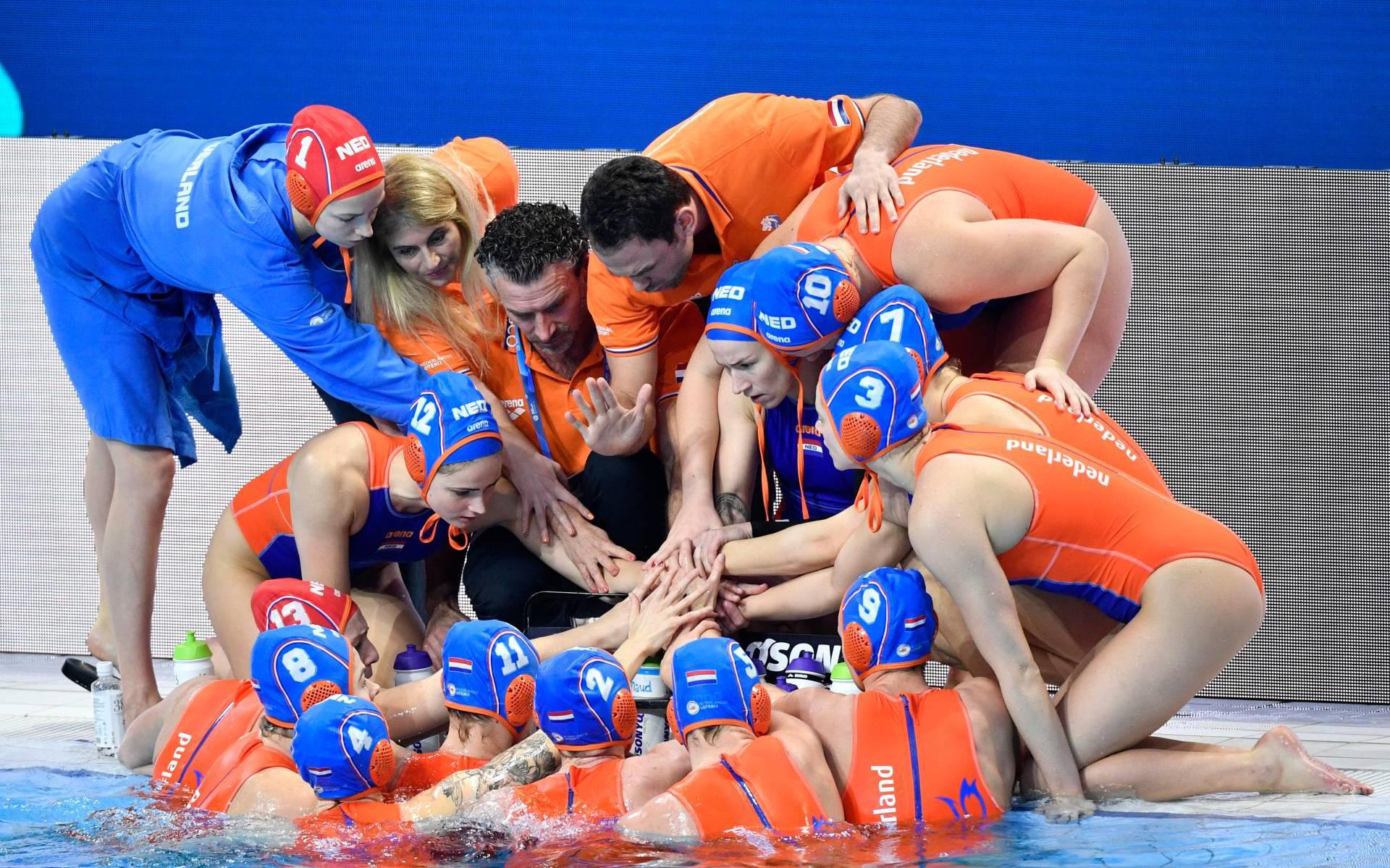 Op 23 Januari Moet Het Voor De Waterpolosters Gebeuren In Triëst ...