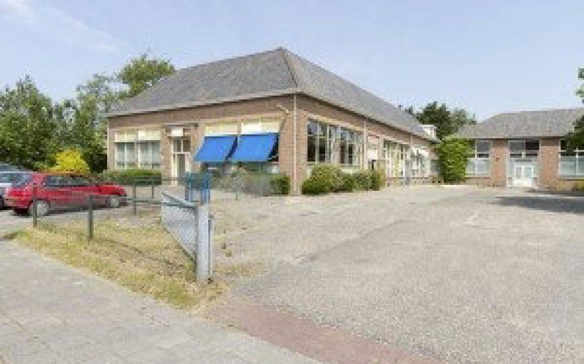 Heerlijk verkopen Gestreept School Tzummarum te koop voor euro - Leeuwarder Courant